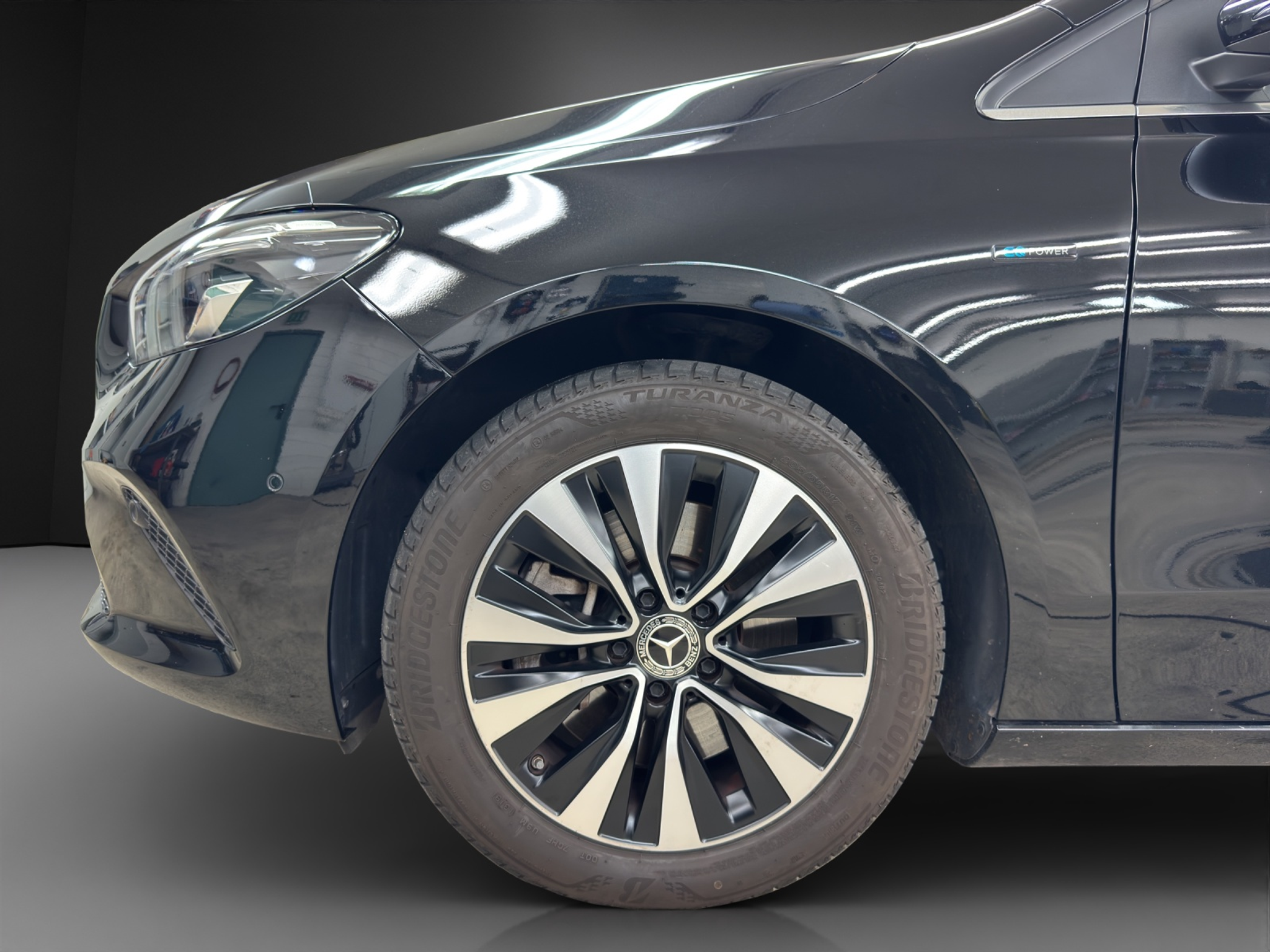 listing desktop thumbnail image 7