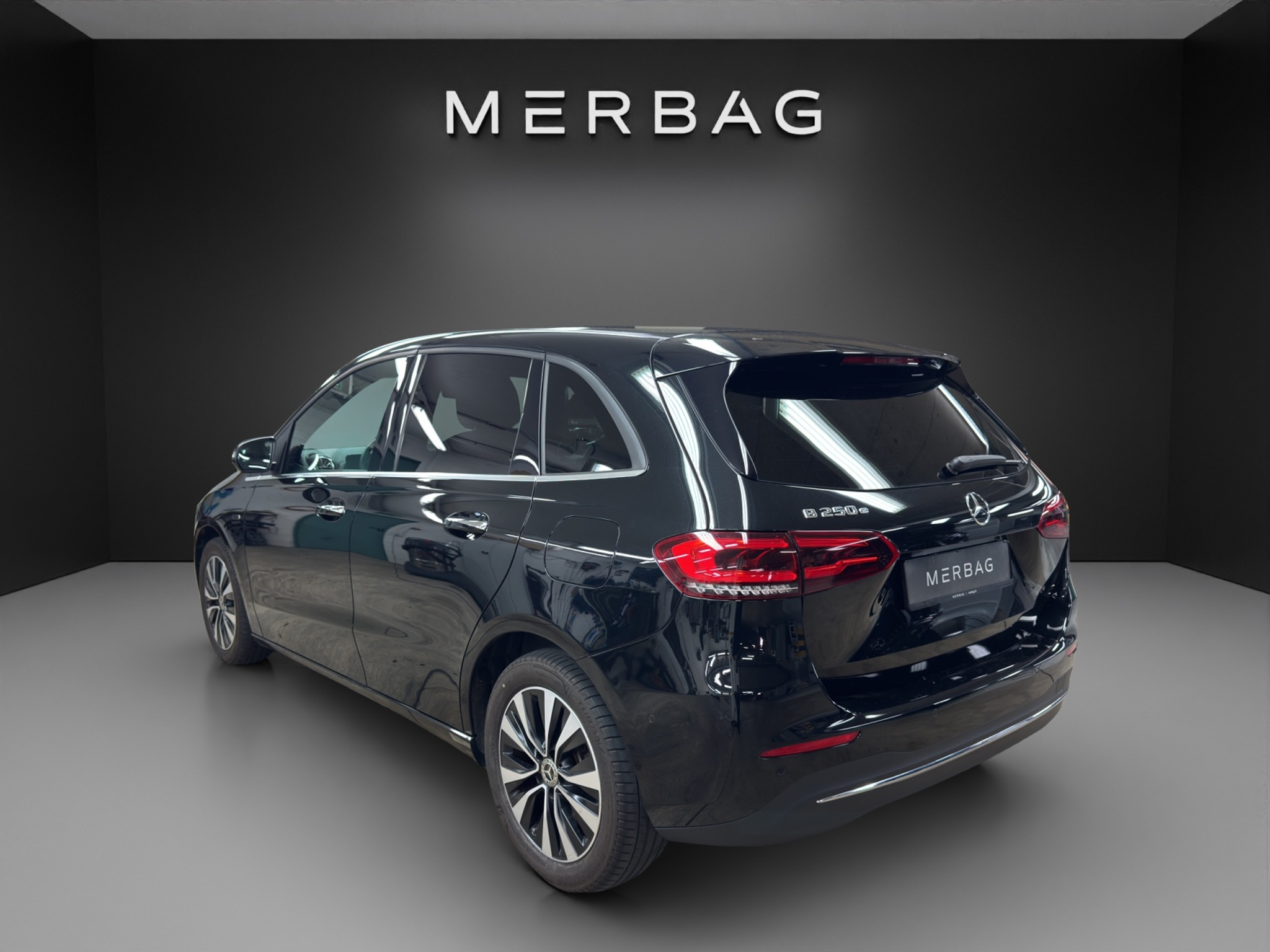 listing desktop thumbnail image 2