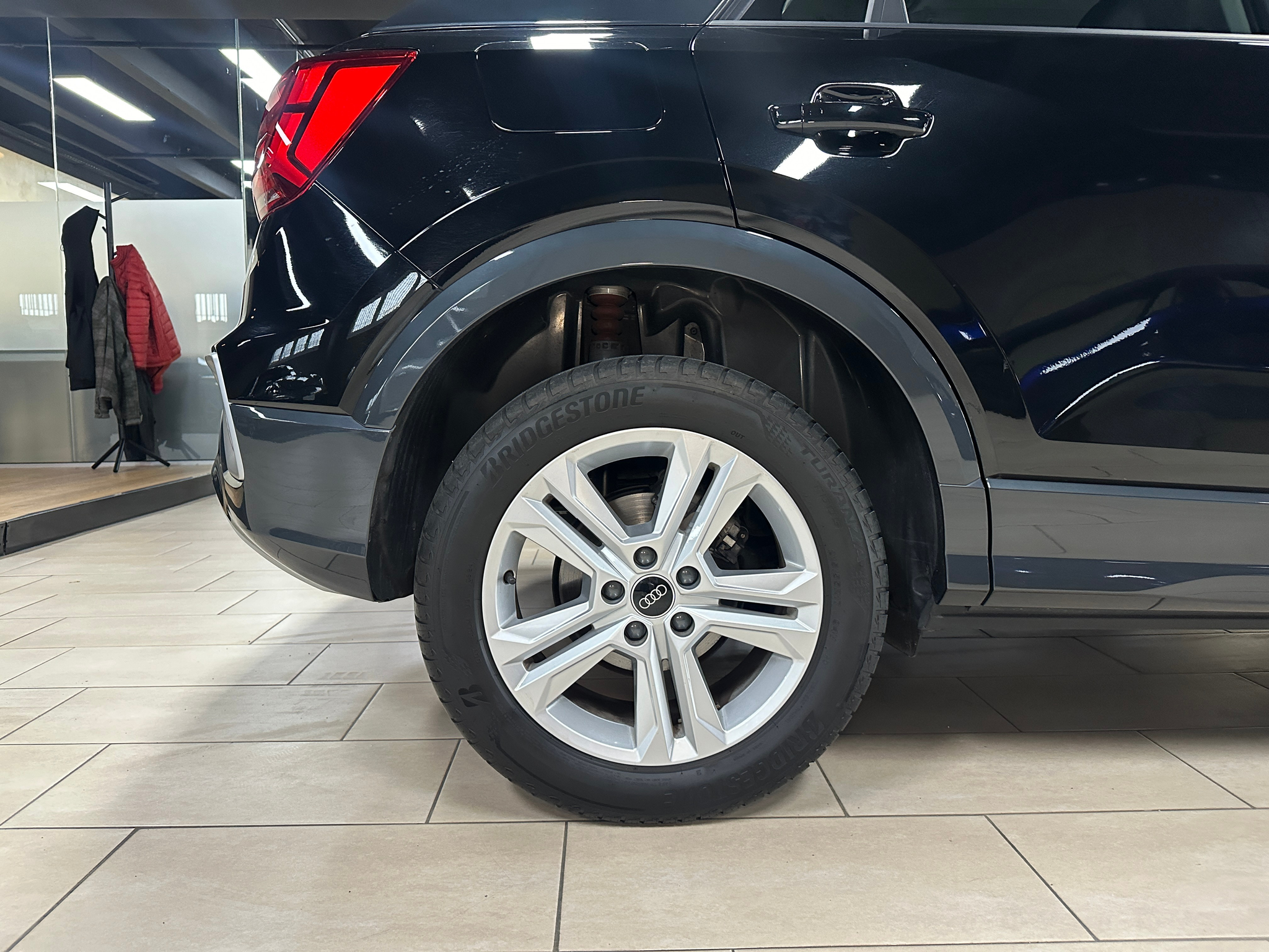 listing desktop thumbnail image 10