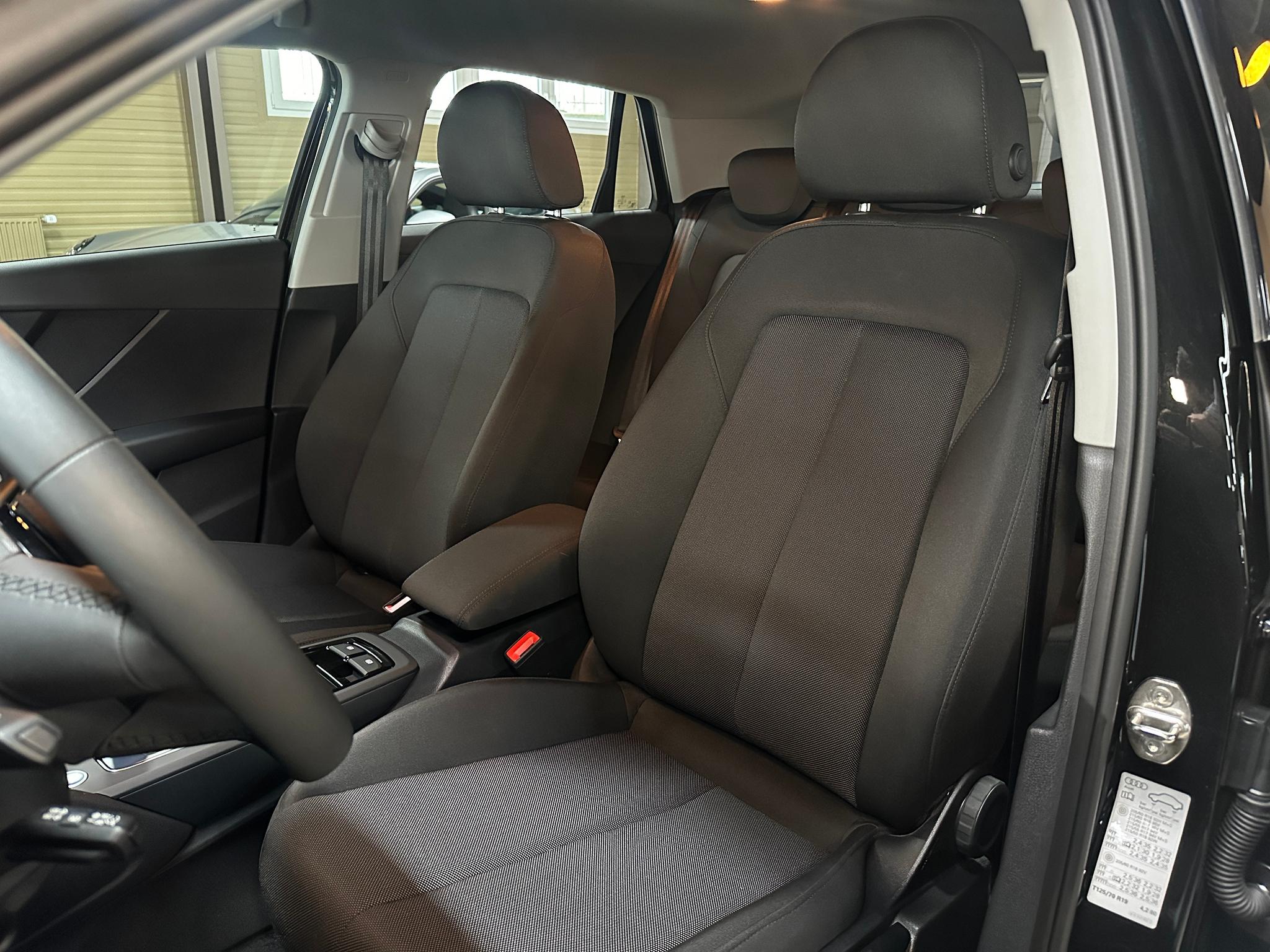 listing desktop thumbnail image 15