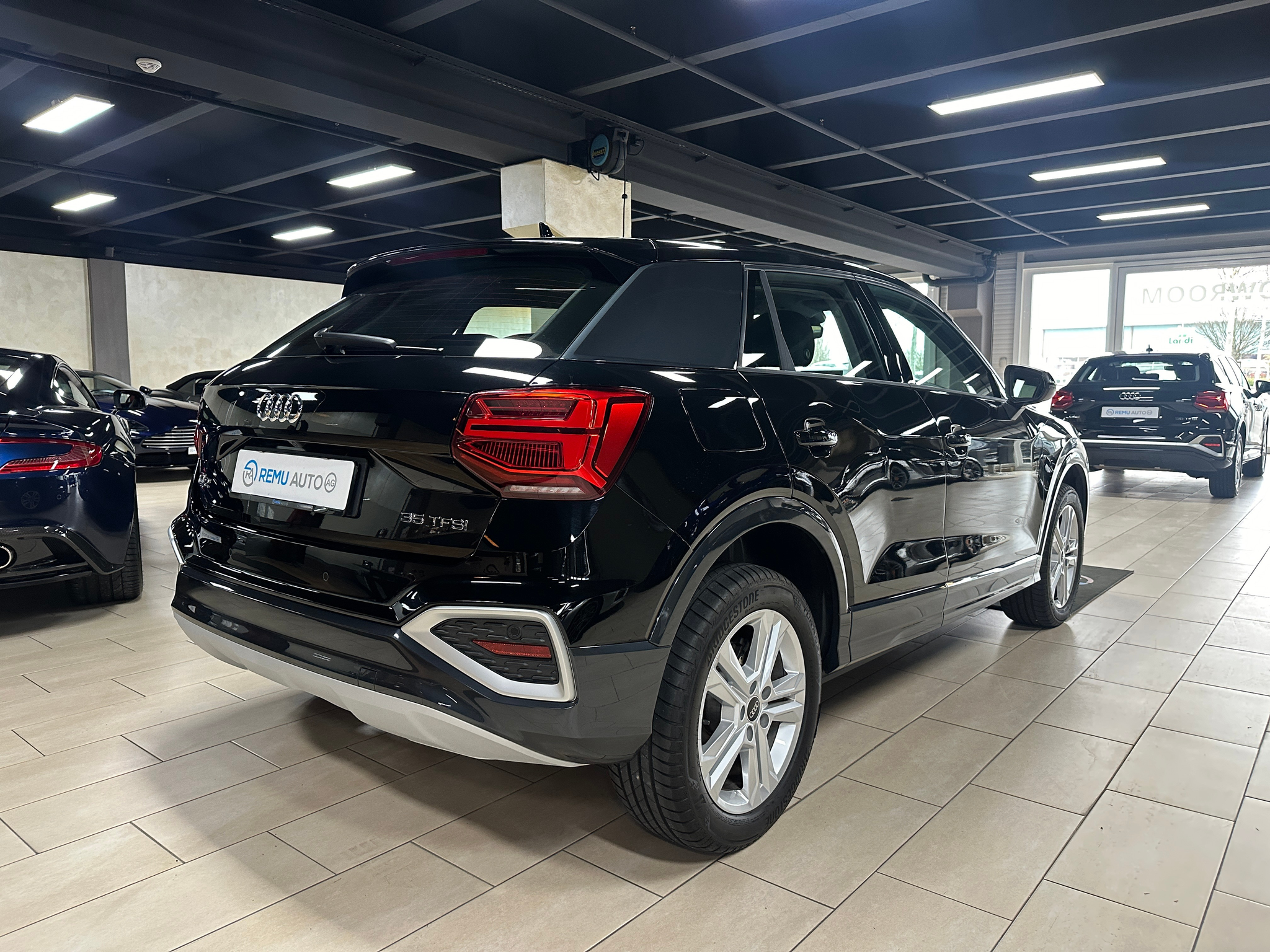 listing desktop thumbnail image 3