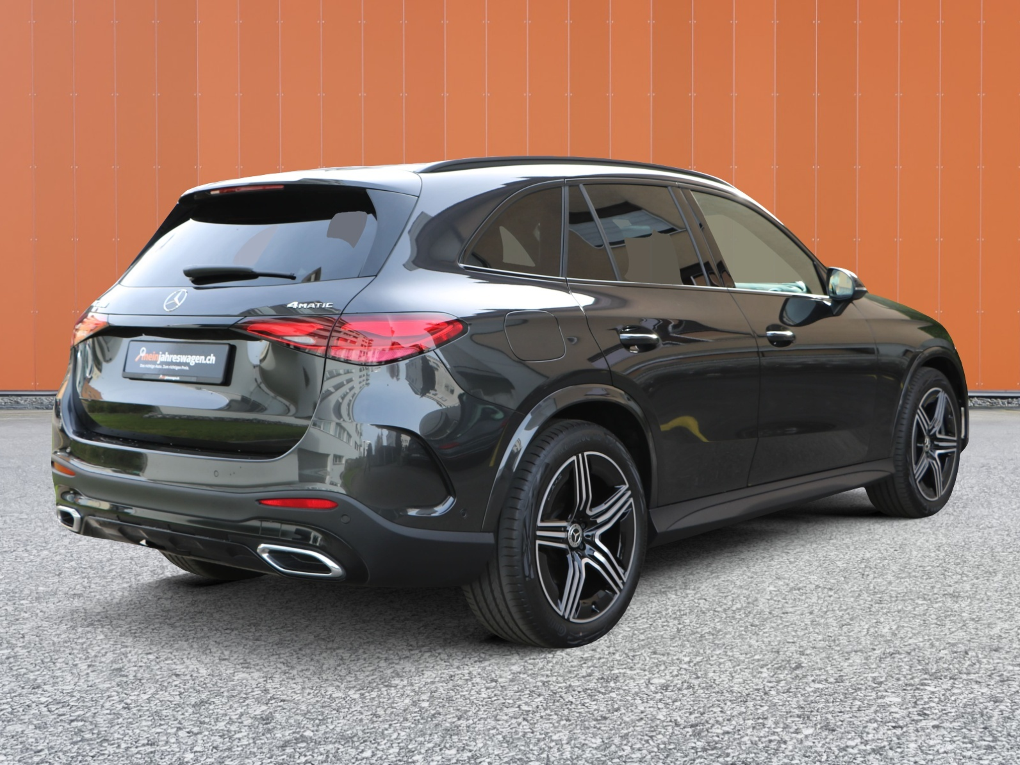 listing desktop thumbnail image 1