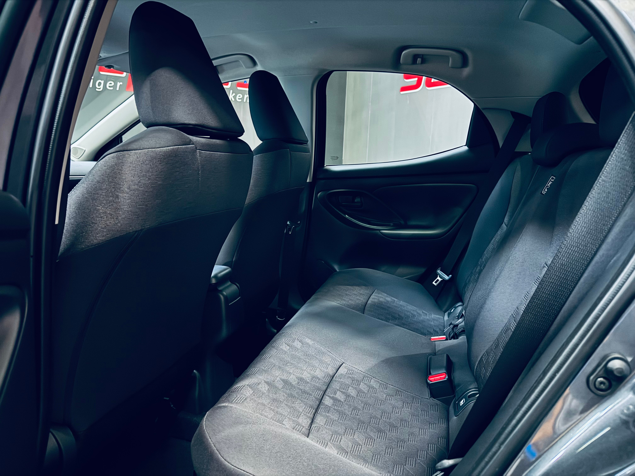 listing desktop thumbnail image 13