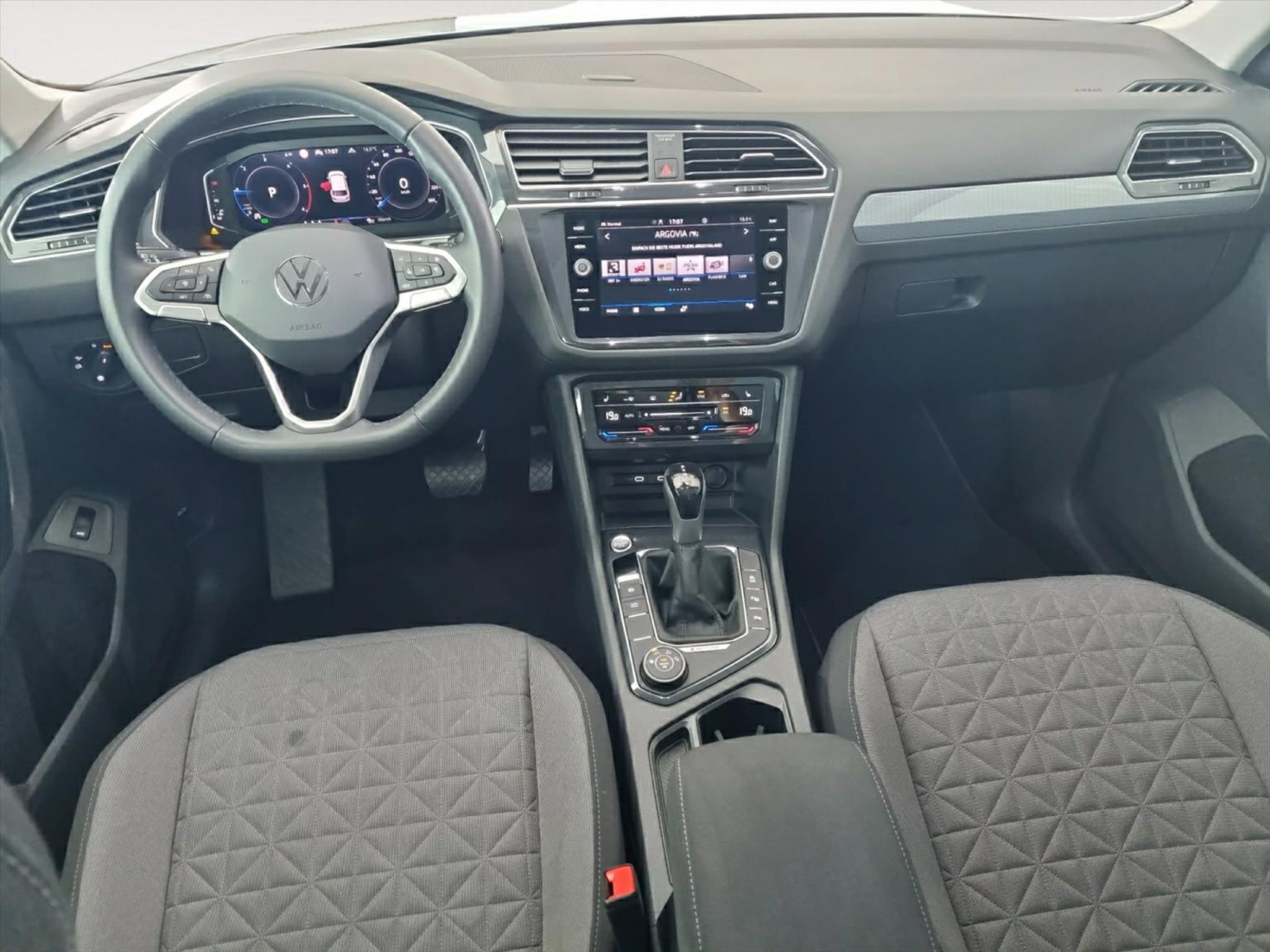 listing desktop thumbnail image 5