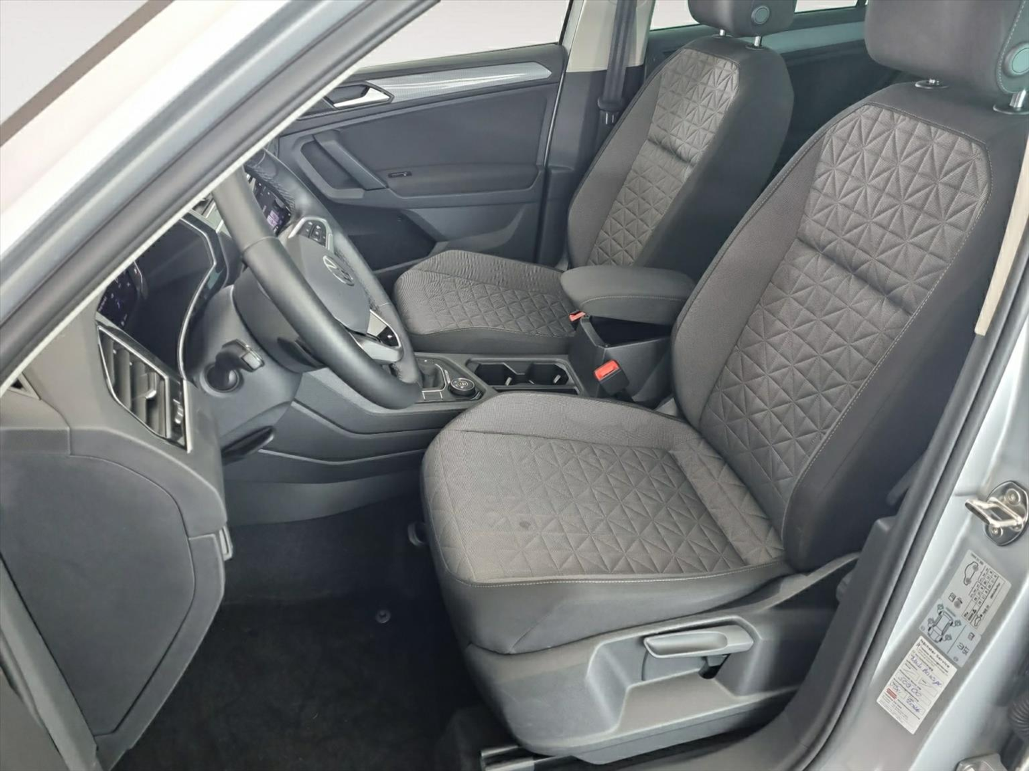 listing desktop thumbnail image 4