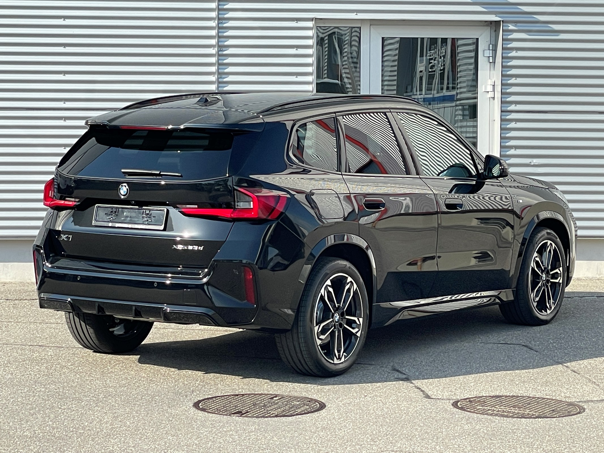 listing desktop thumbnail image 1