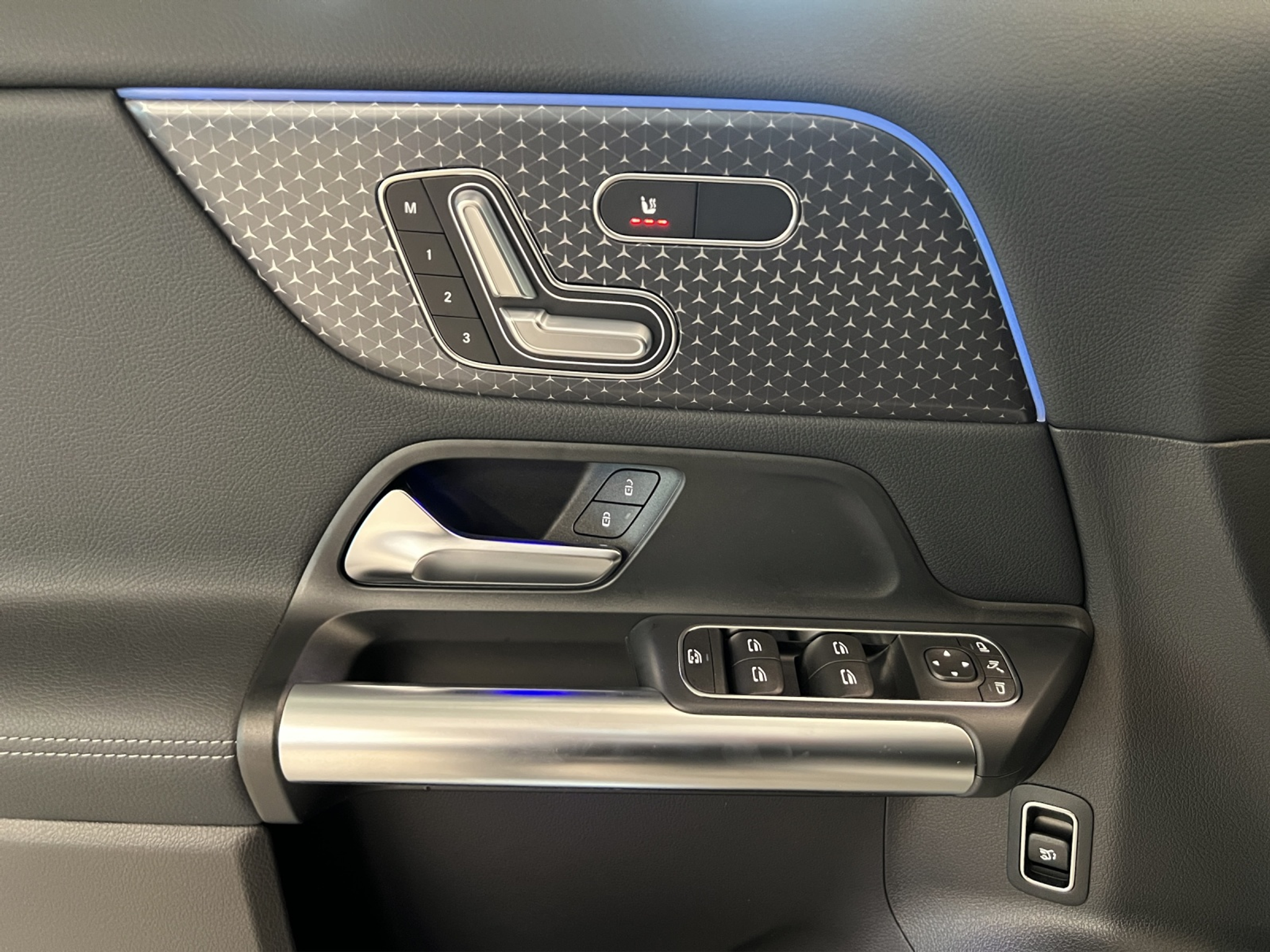 listing desktop thumbnail image 12