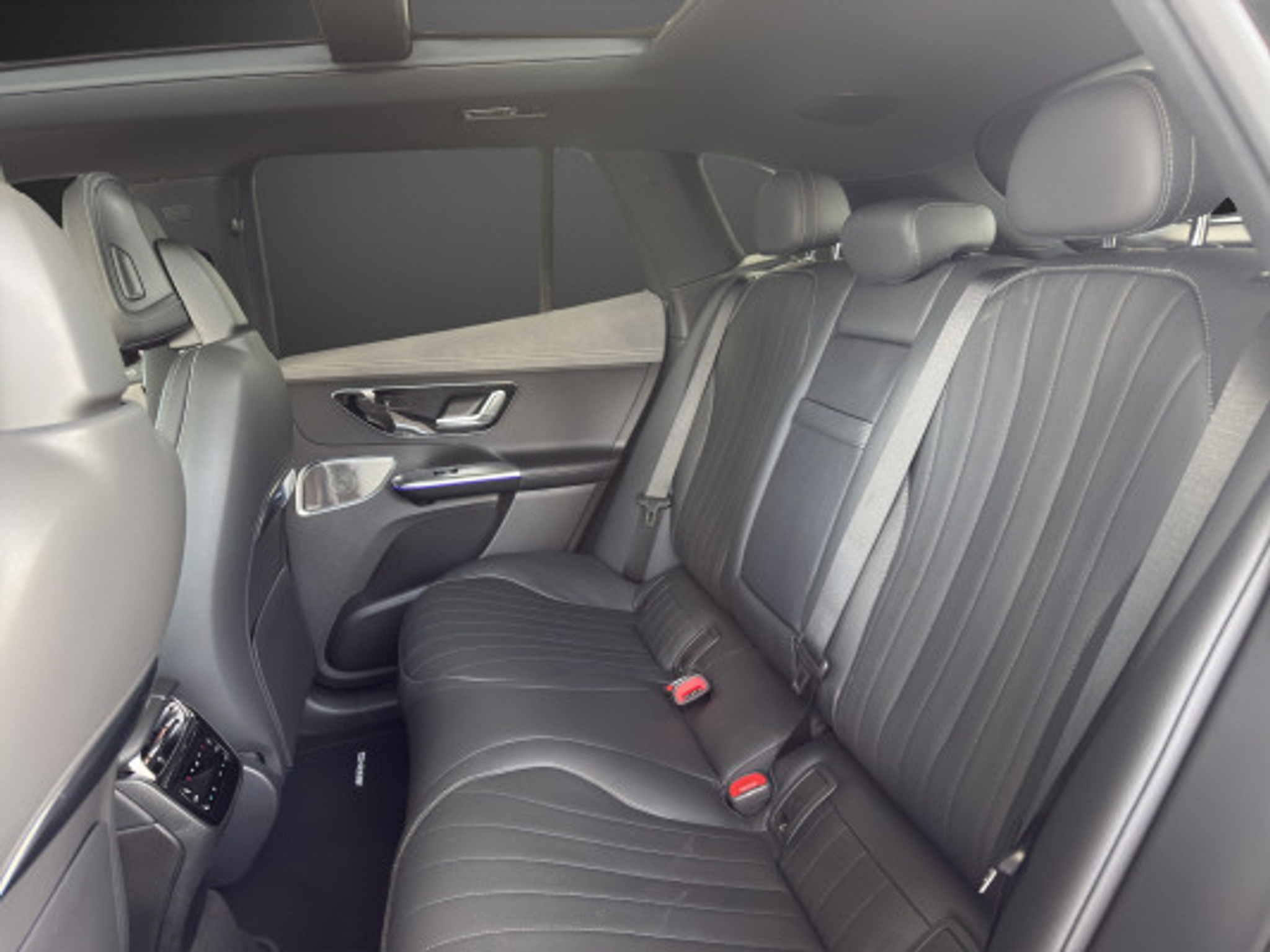 listing desktop thumbnail image 9