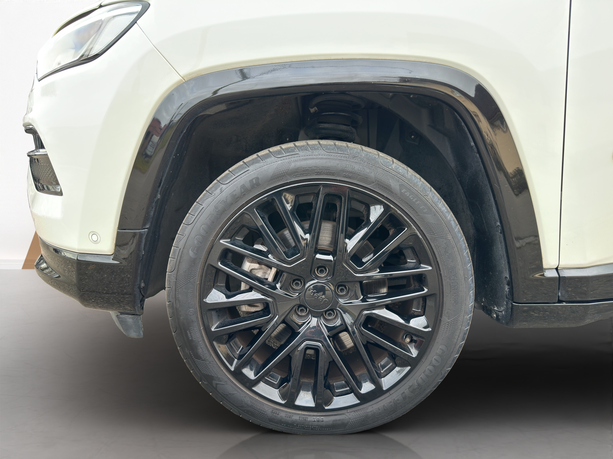 listing desktop thumbnail image 18