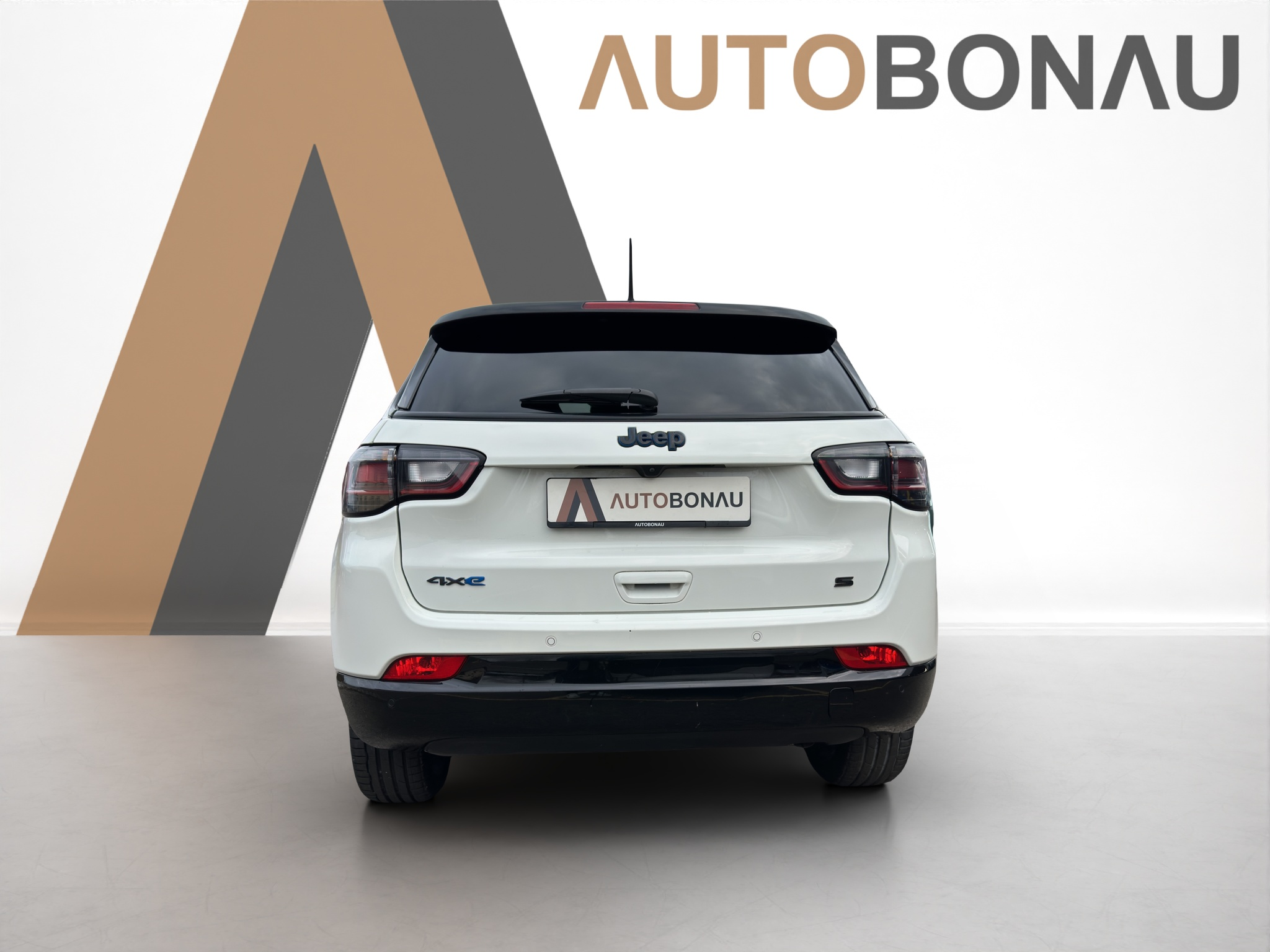 listing desktop thumbnail image 3