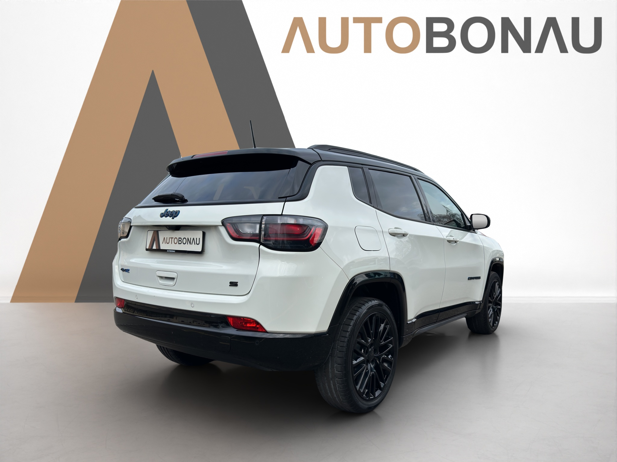 listing desktop thumbnail image 4