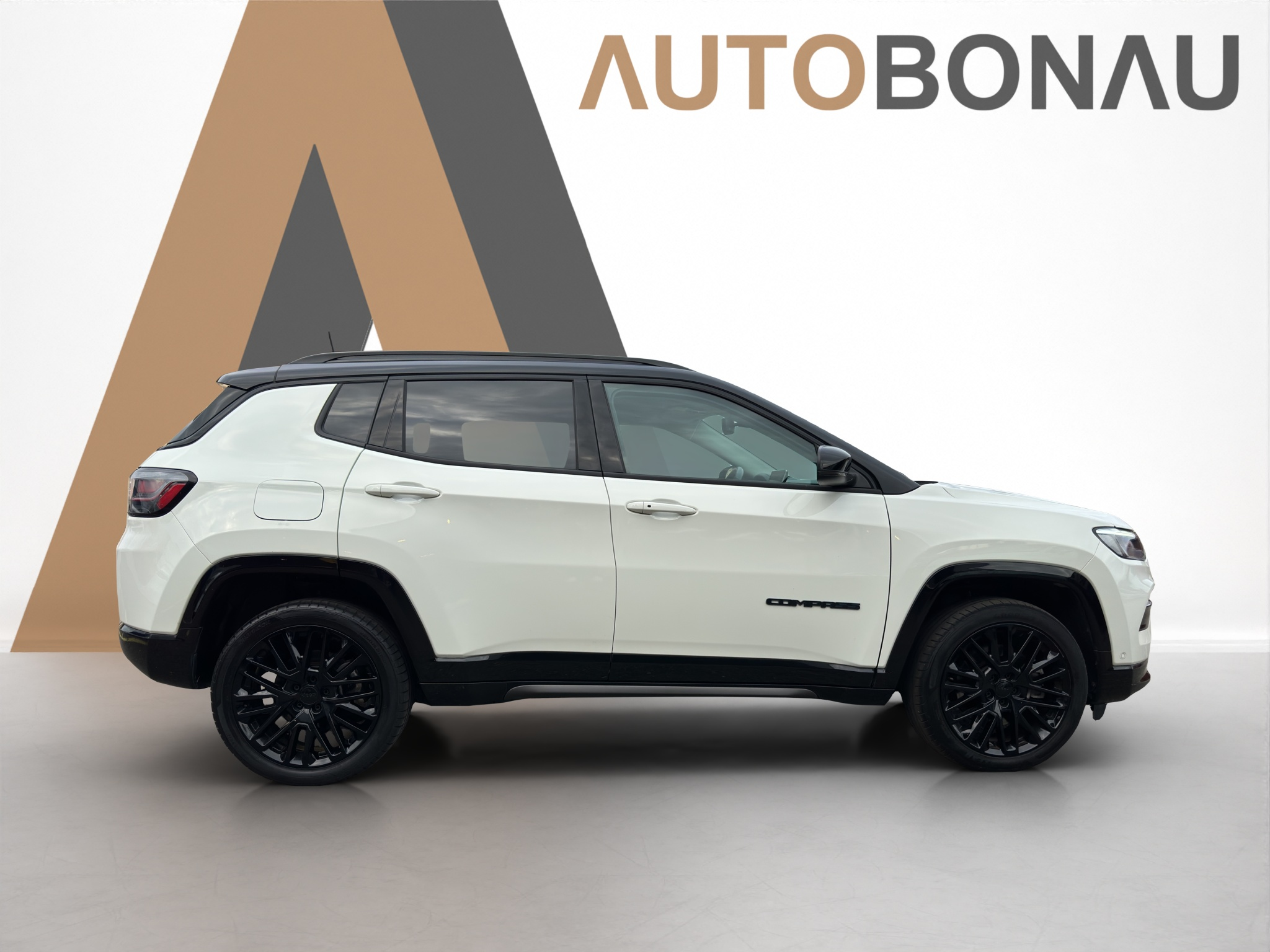 listing desktop thumbnail image 5