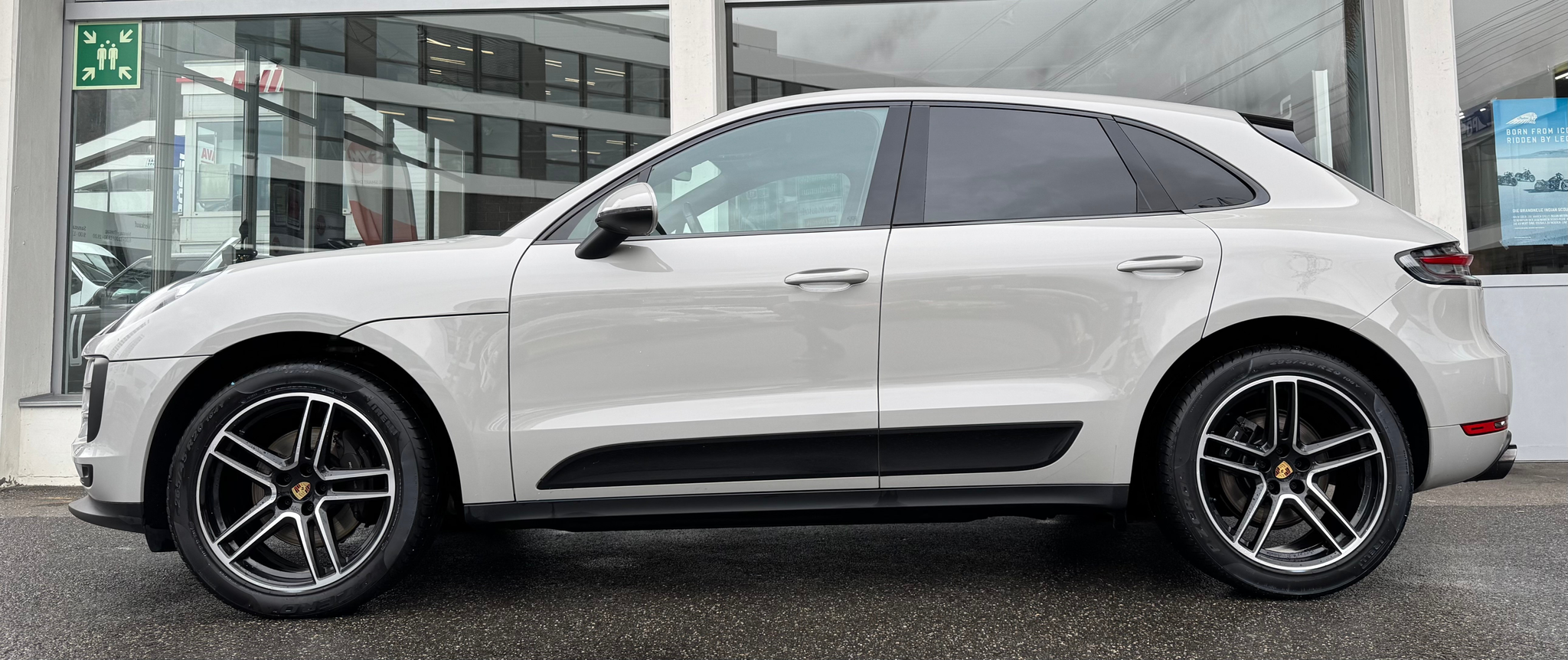 listing desktop thumbnail image 2