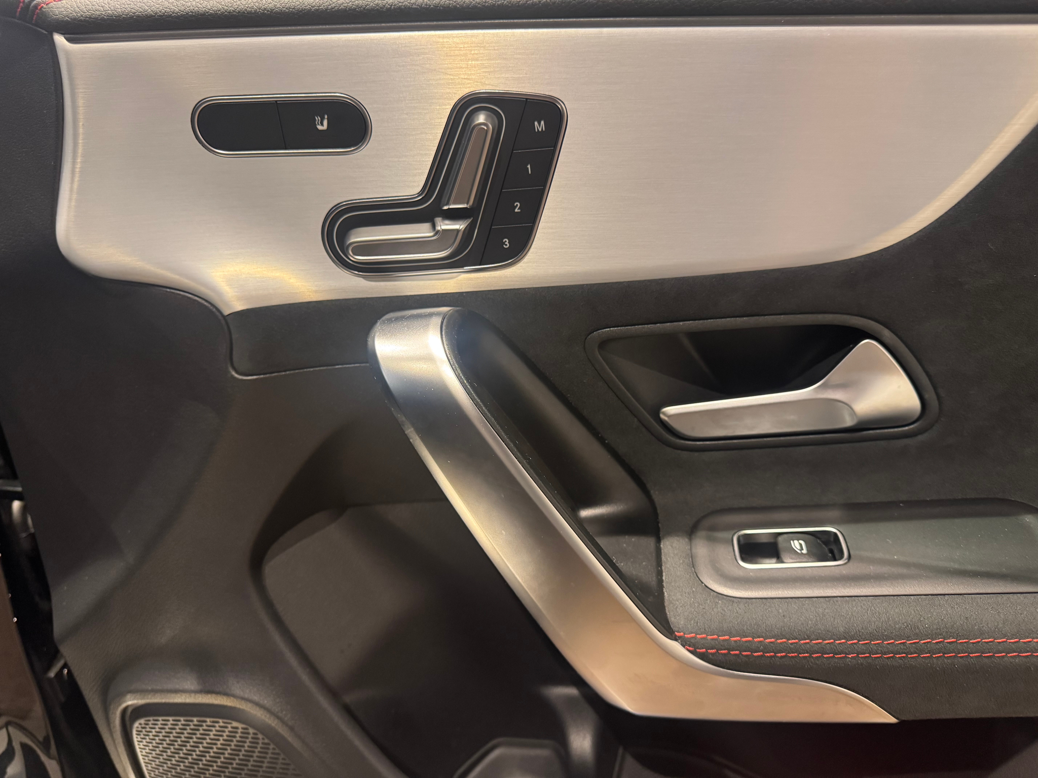 listing desktop thumbnail image 6