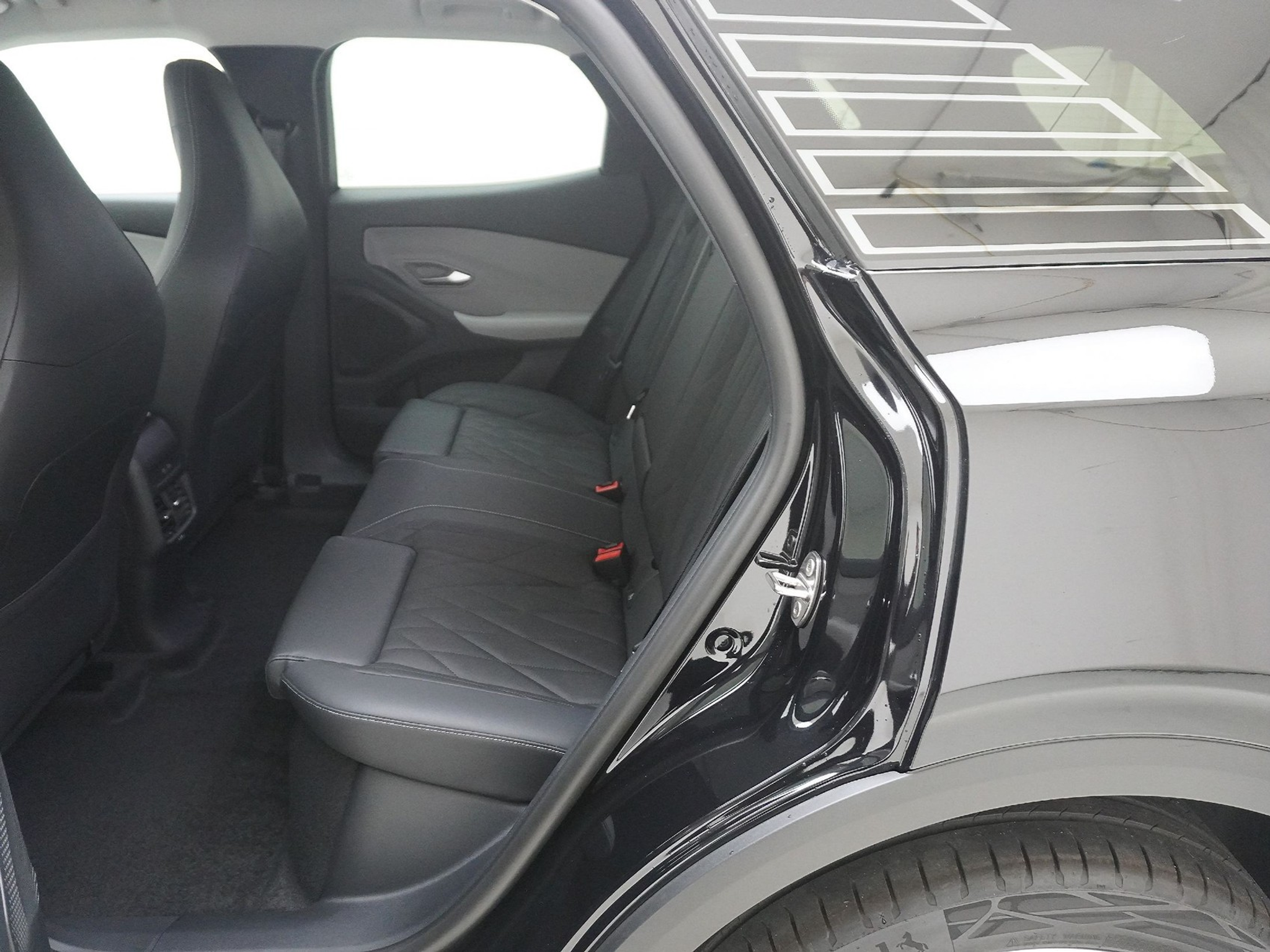 listing desktop thumbnail image 16