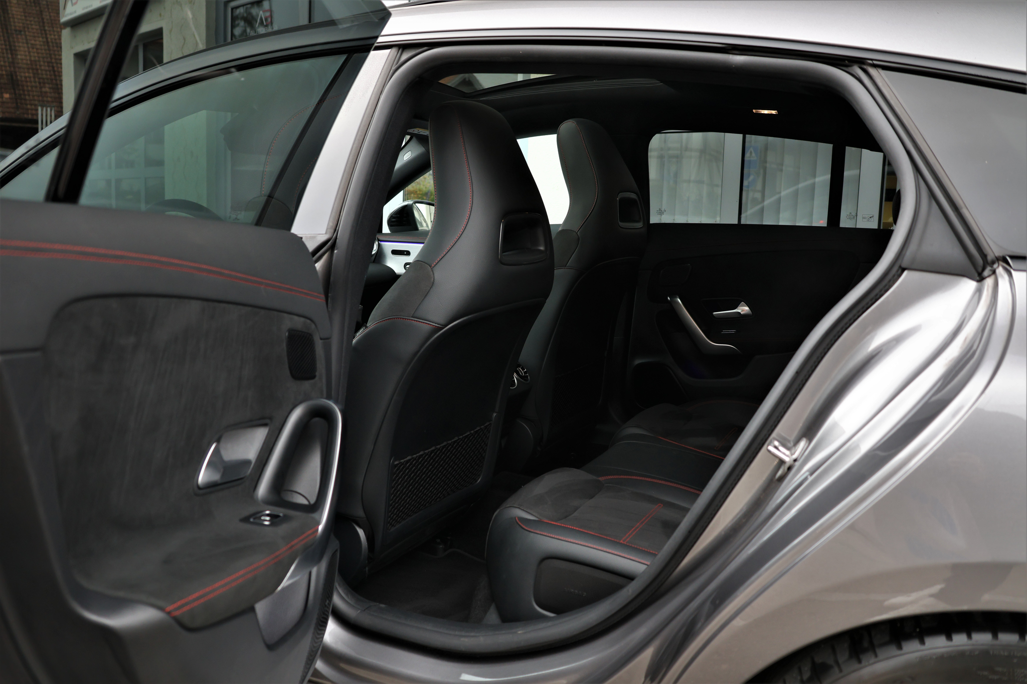 listing desktop thumbnail image 10