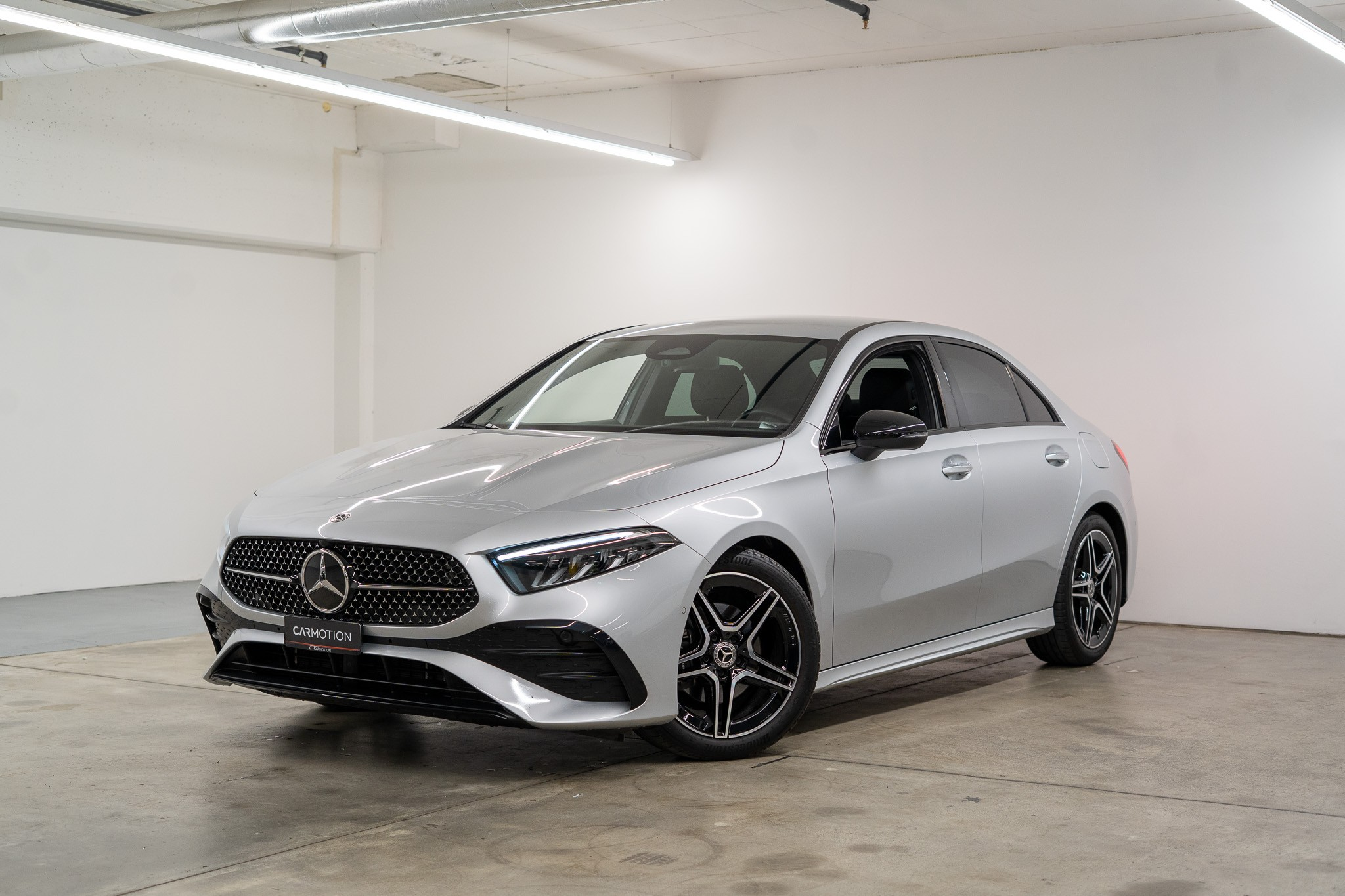 listing desktop thumbnail image 0