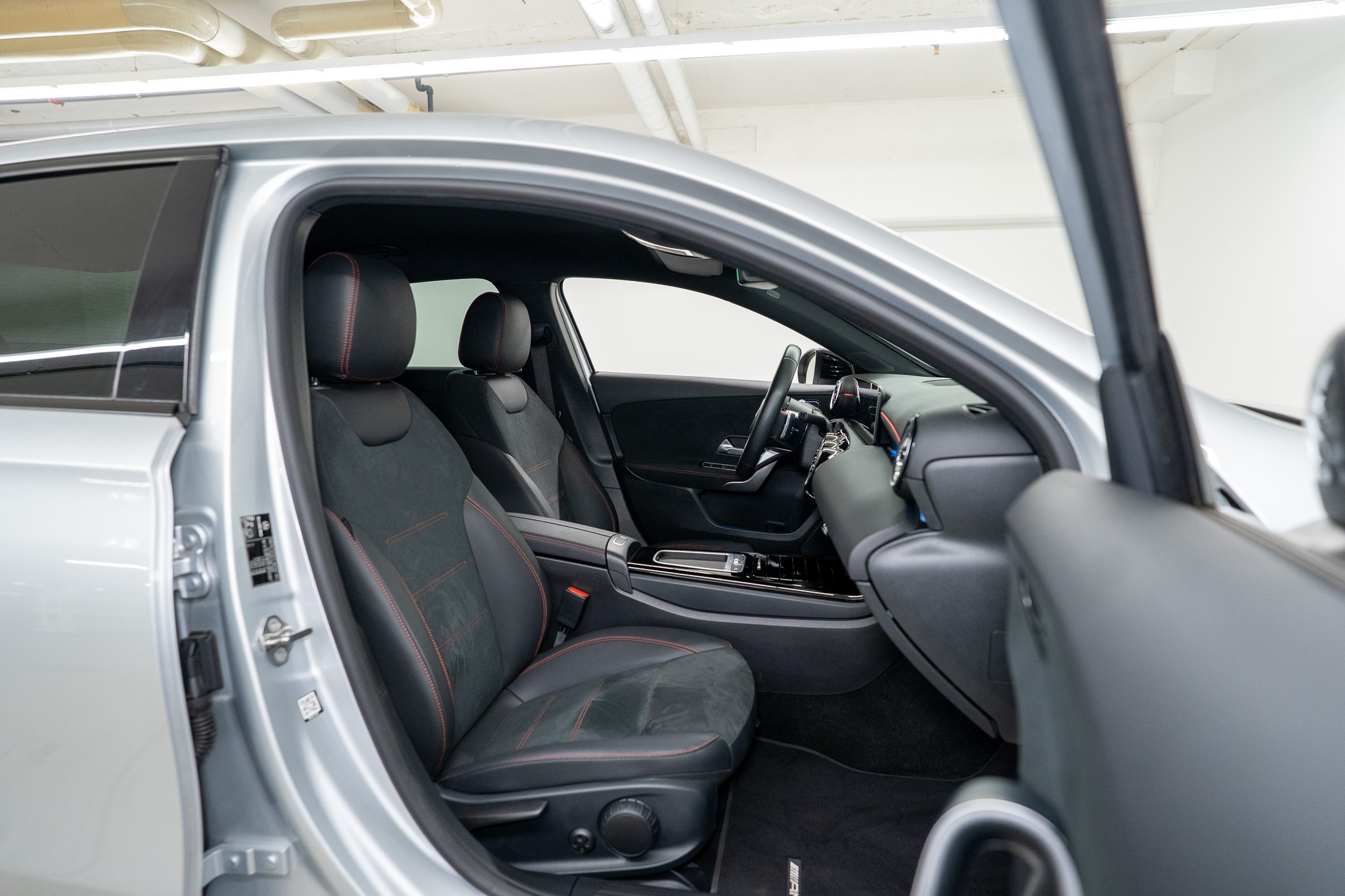 listing desktop thumbnail image 13