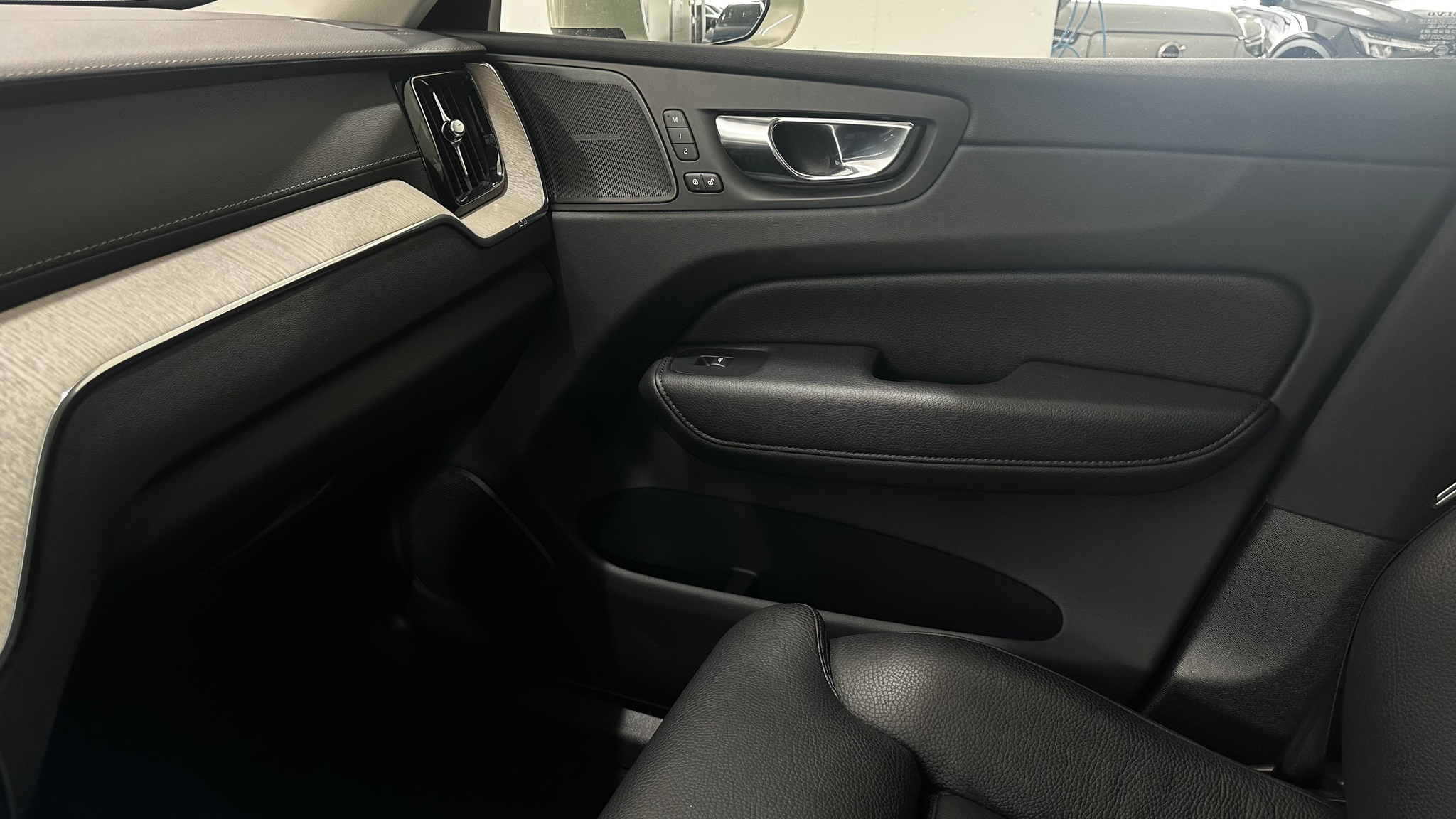 listing desktop thumbnail image 13