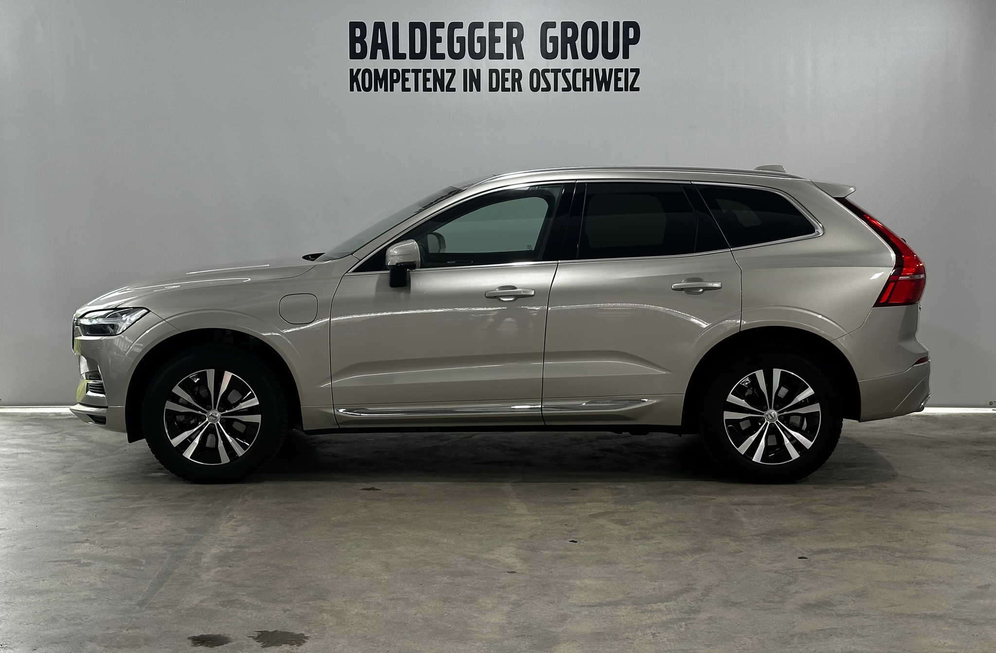 listing desktop thumbnail image 1