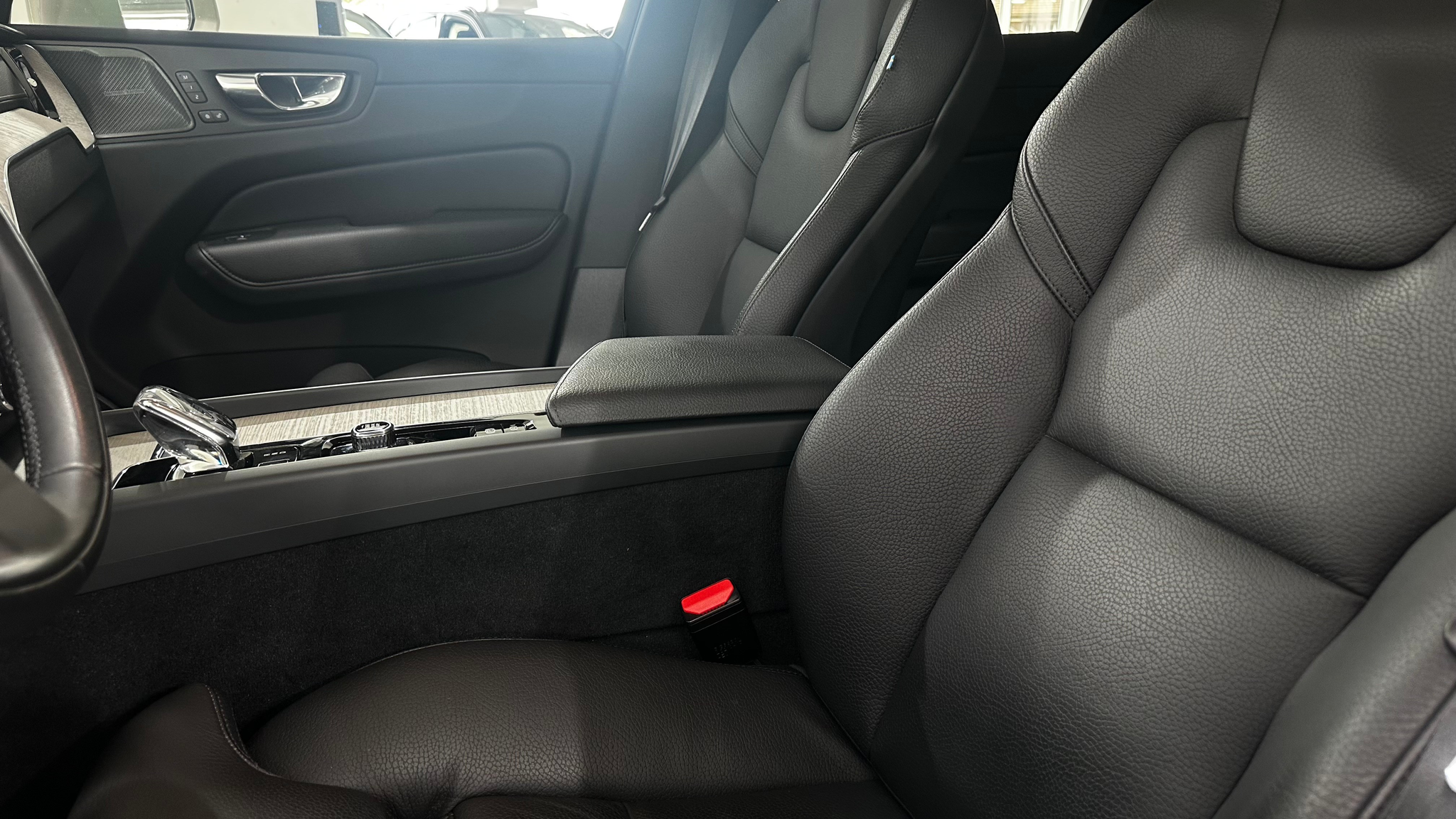 listing desktop thumbnail image 11