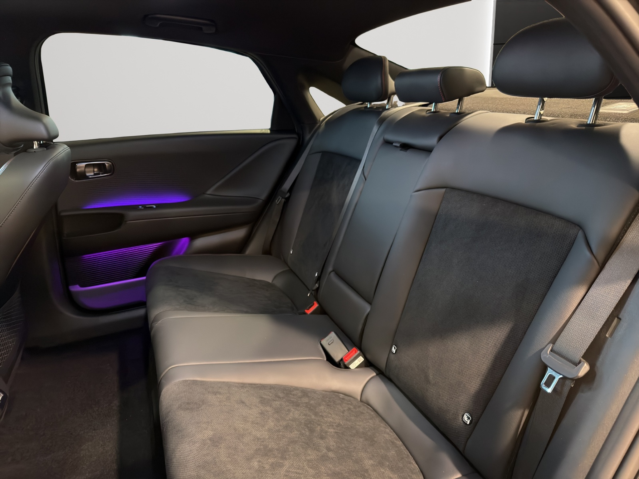 listing desktop thumbnail image 12