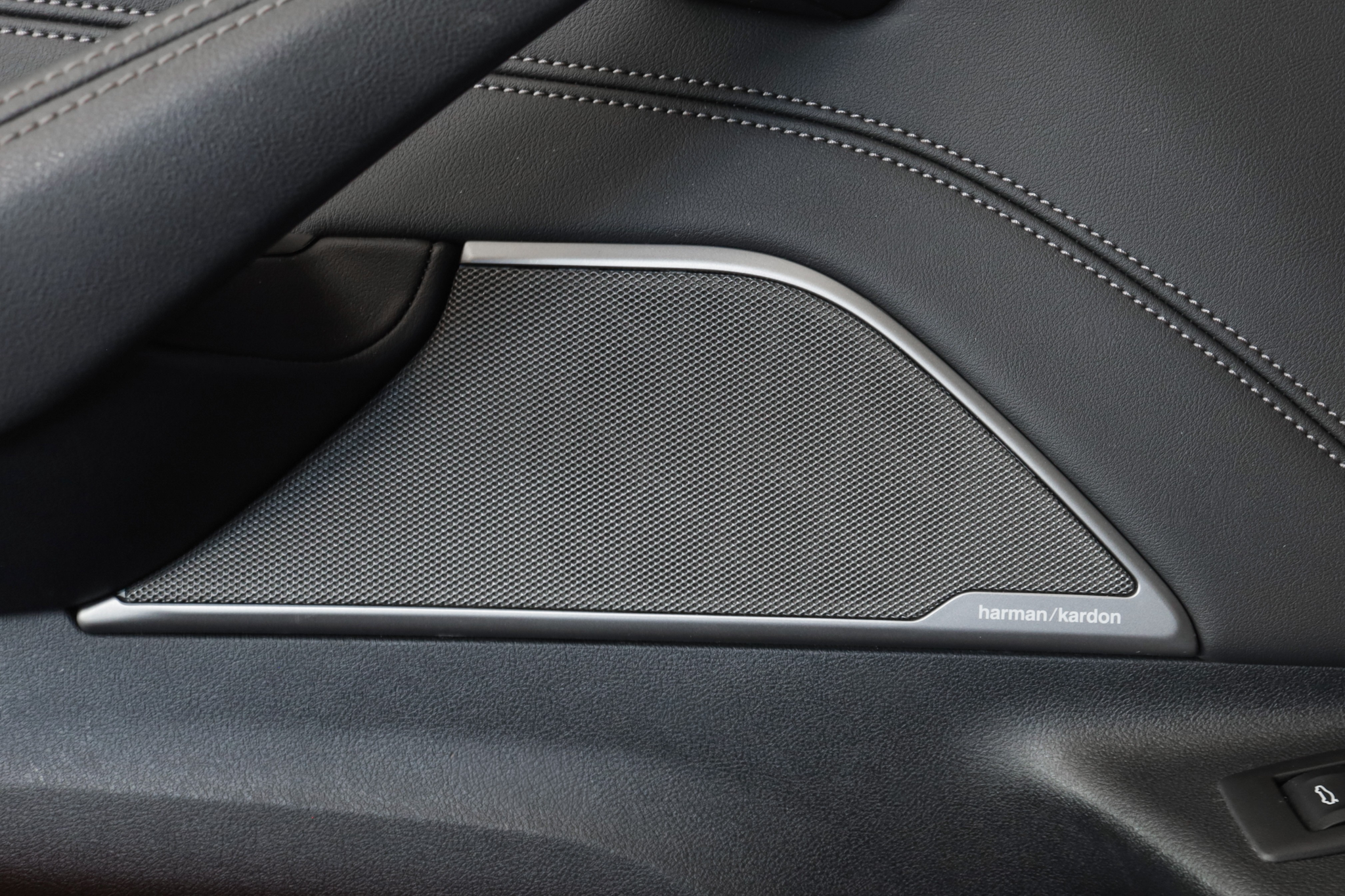 listing desktop thumbnail image 21