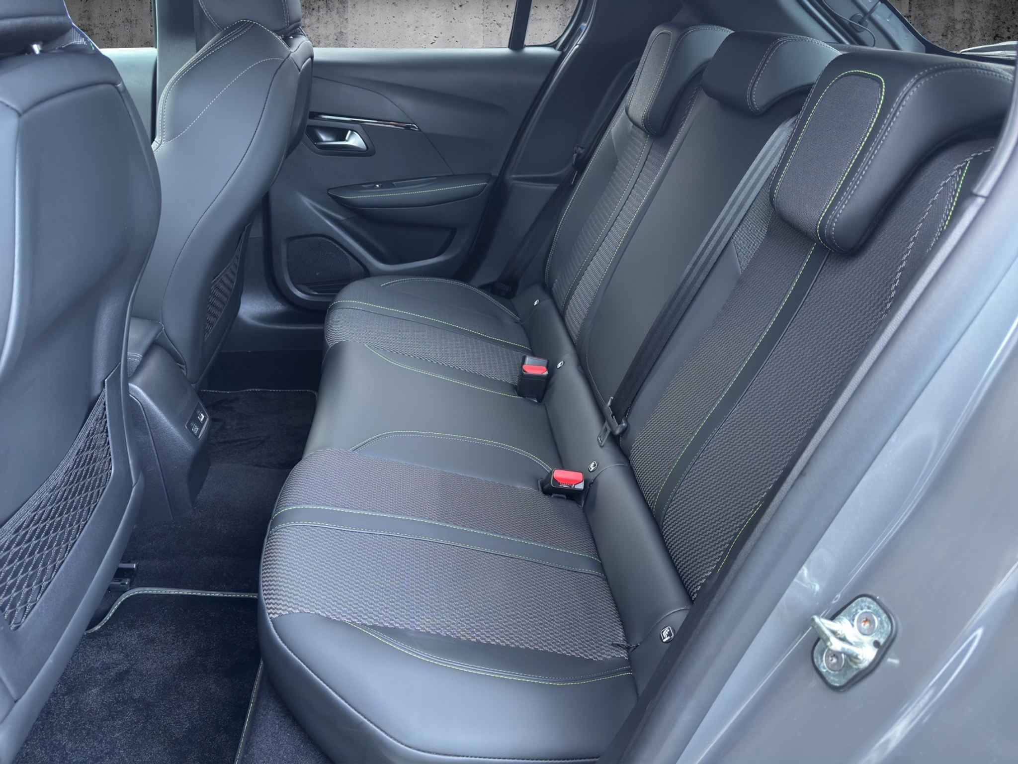 listing desktop thumbnail image 24