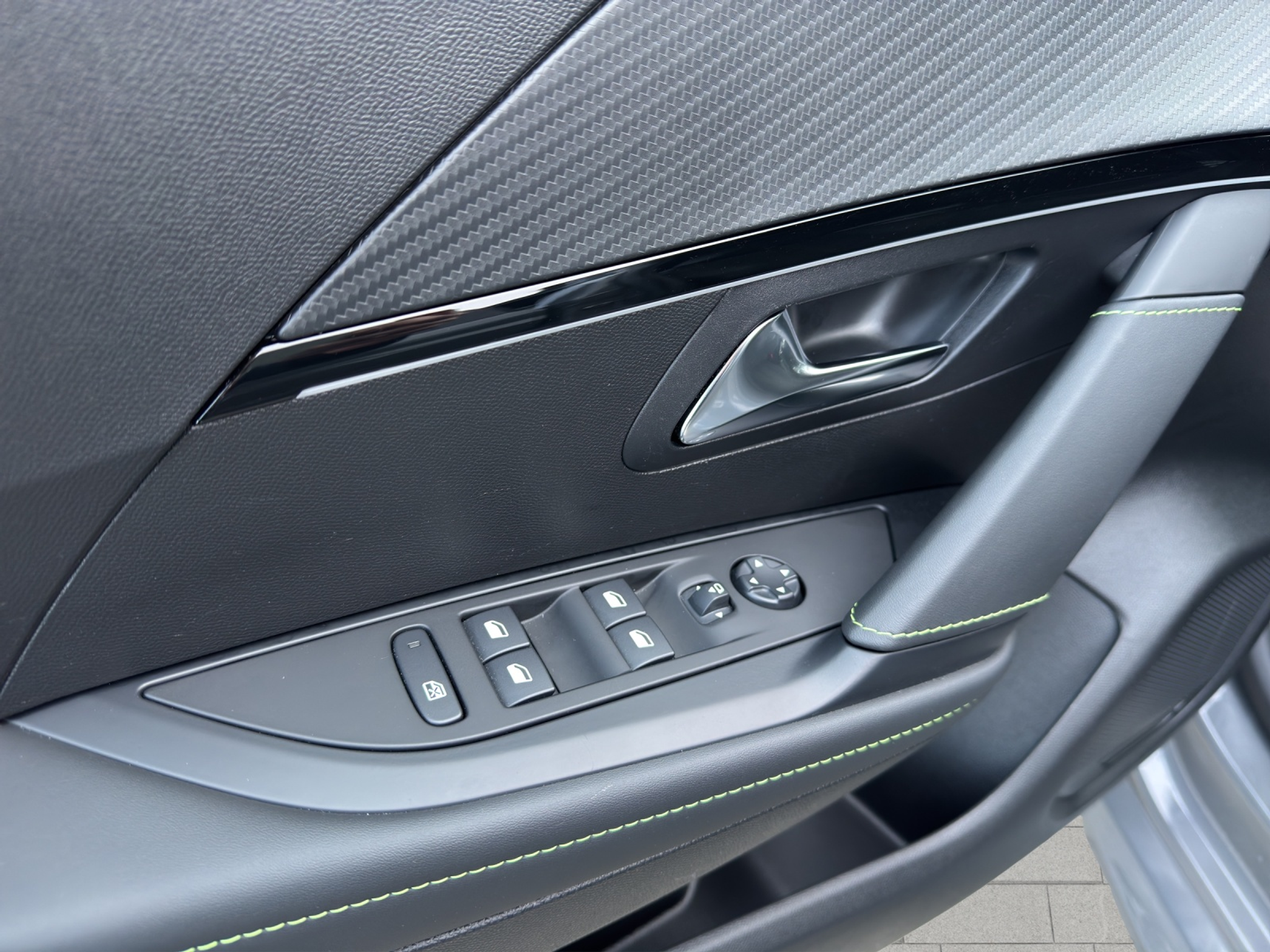 listing desktop thumbnail image 21