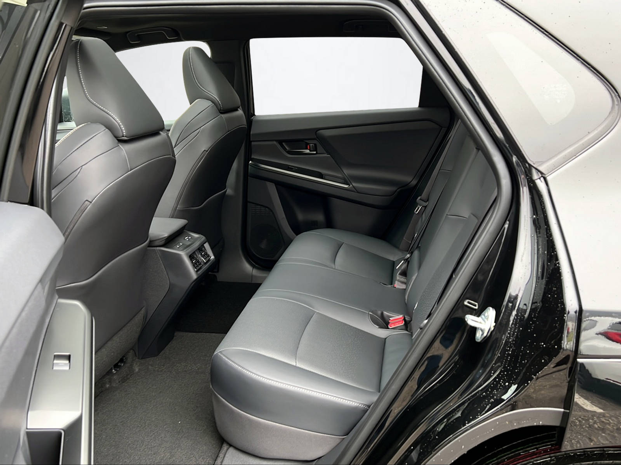 listing desktop thumbnail image 10