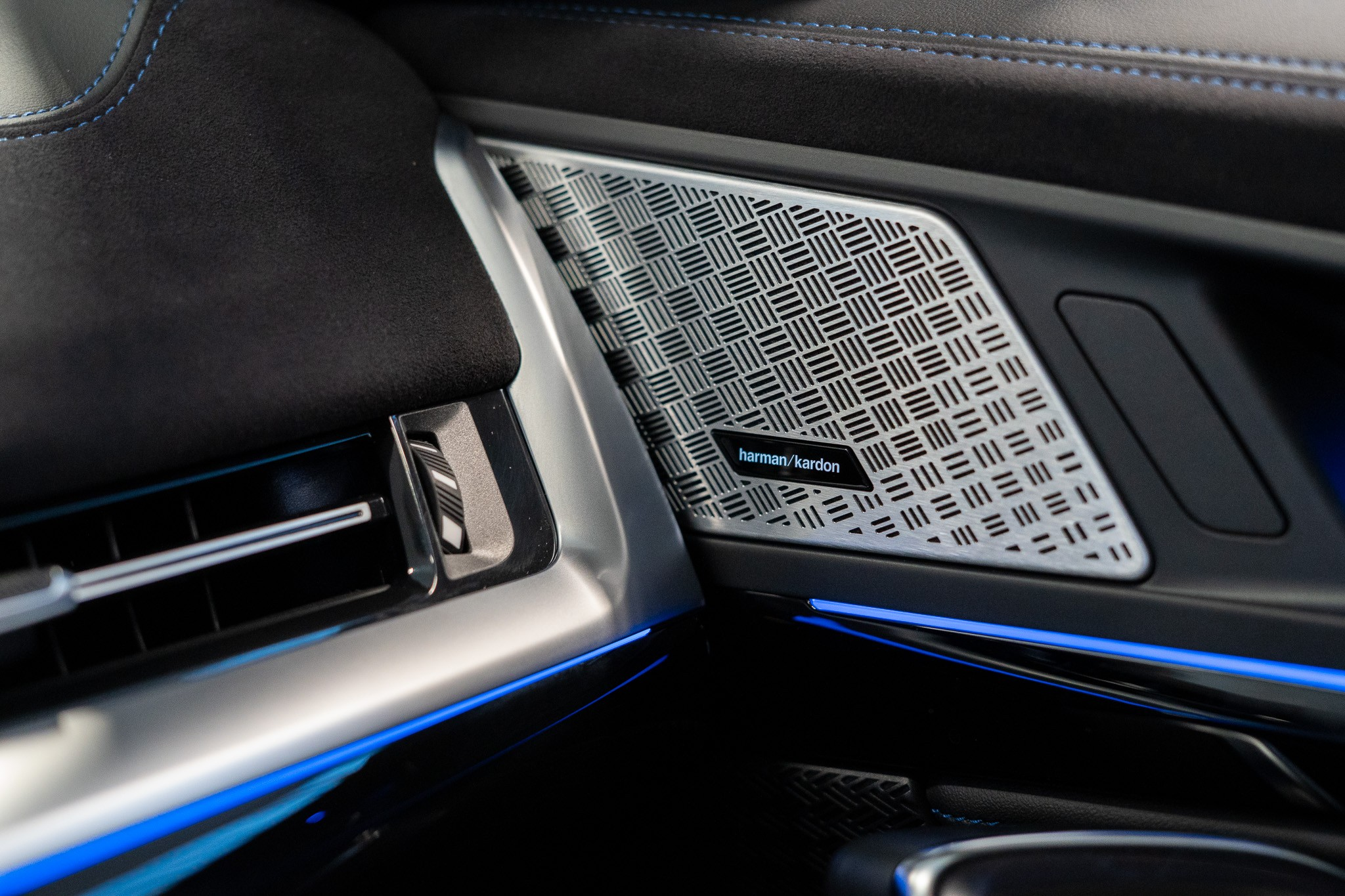 listing desktop thumbnail image 16