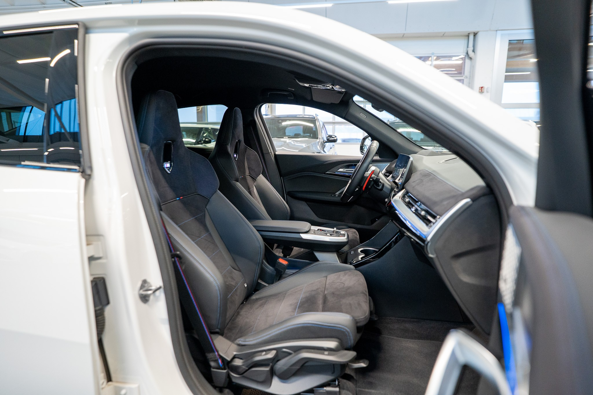 listing desktop thumbnail image 12