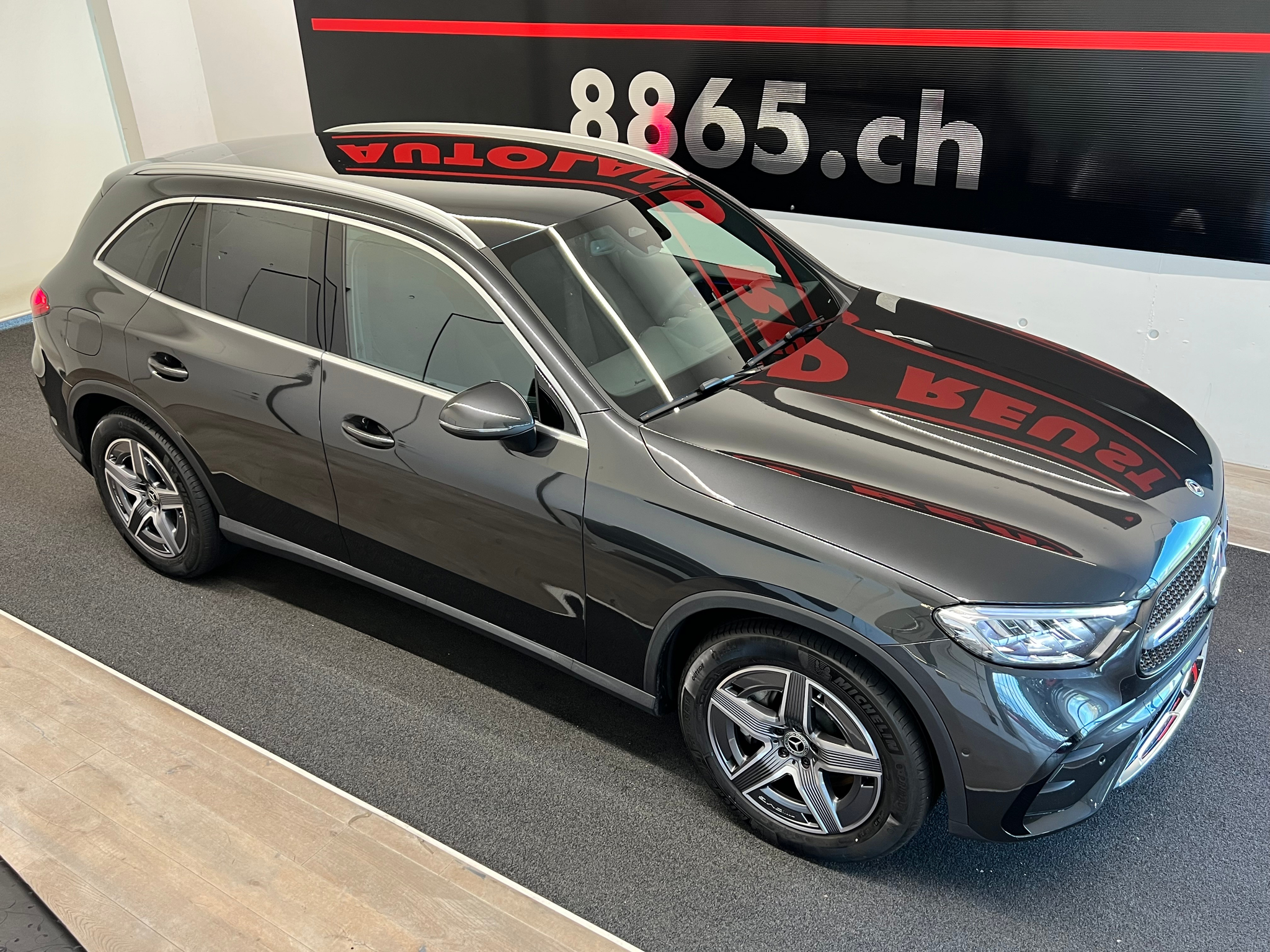 listing desktop thumbnail image 4