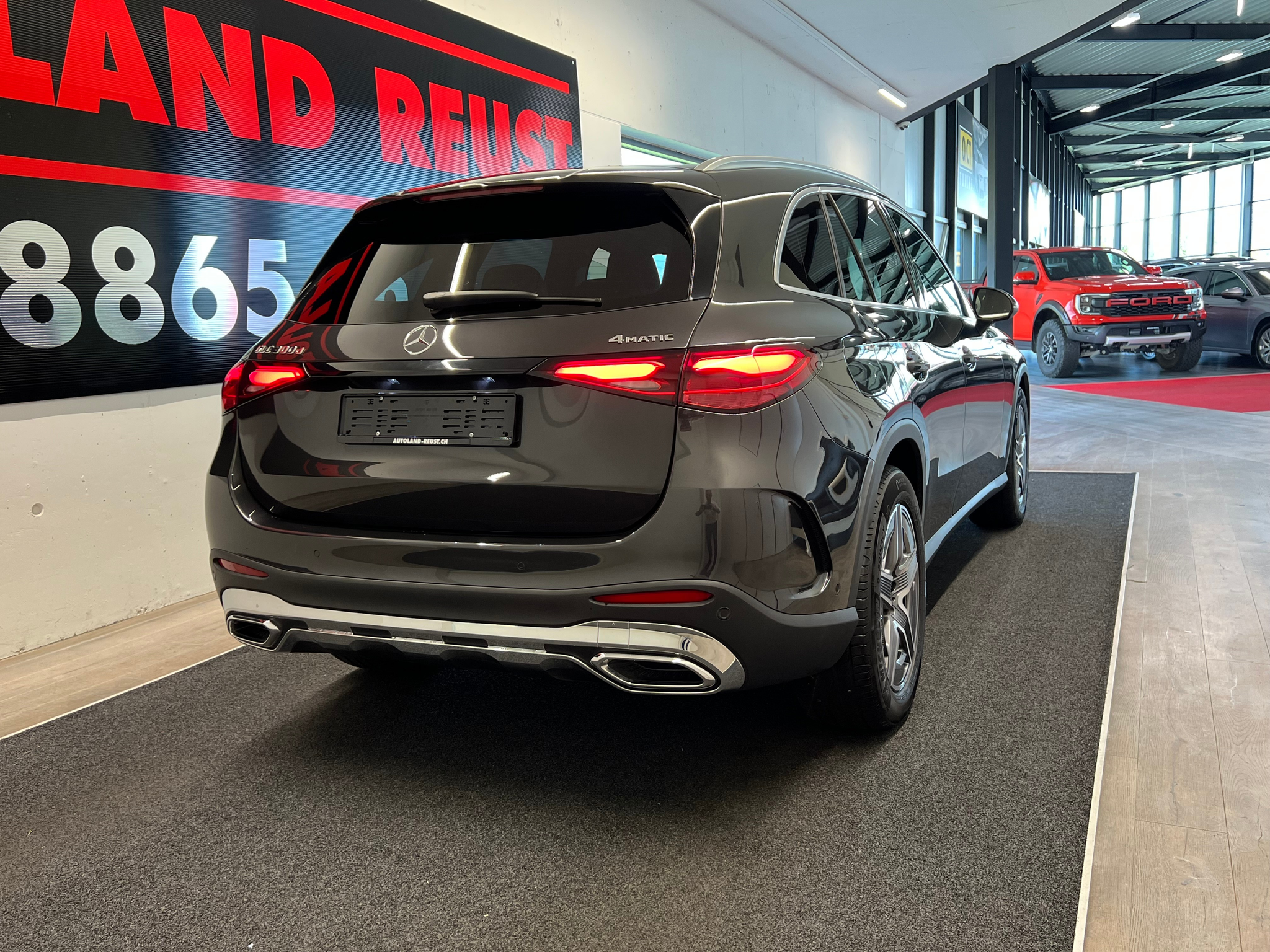 listing desktop thumbnail image 6