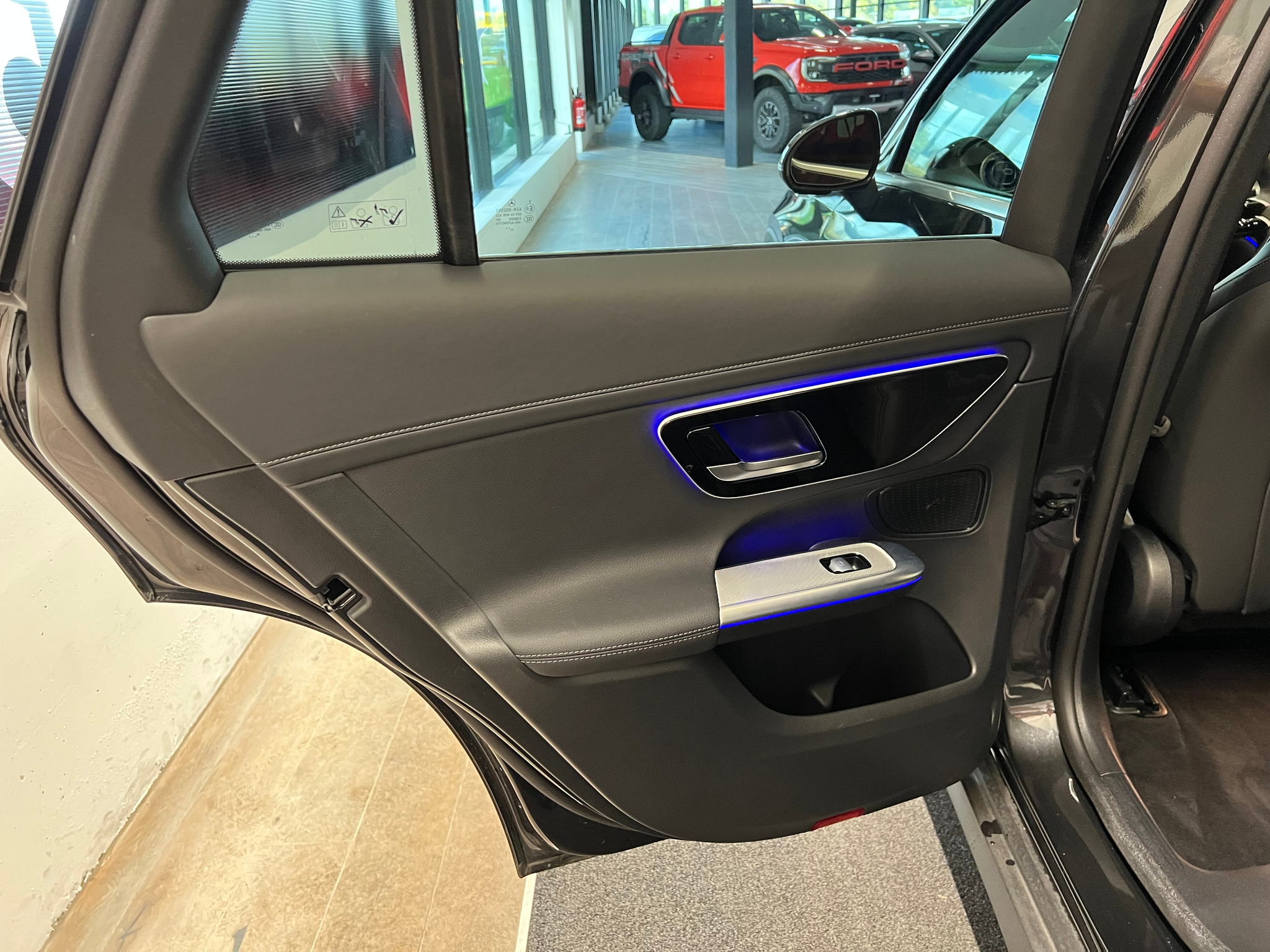 listing desktop thumbnail image 17