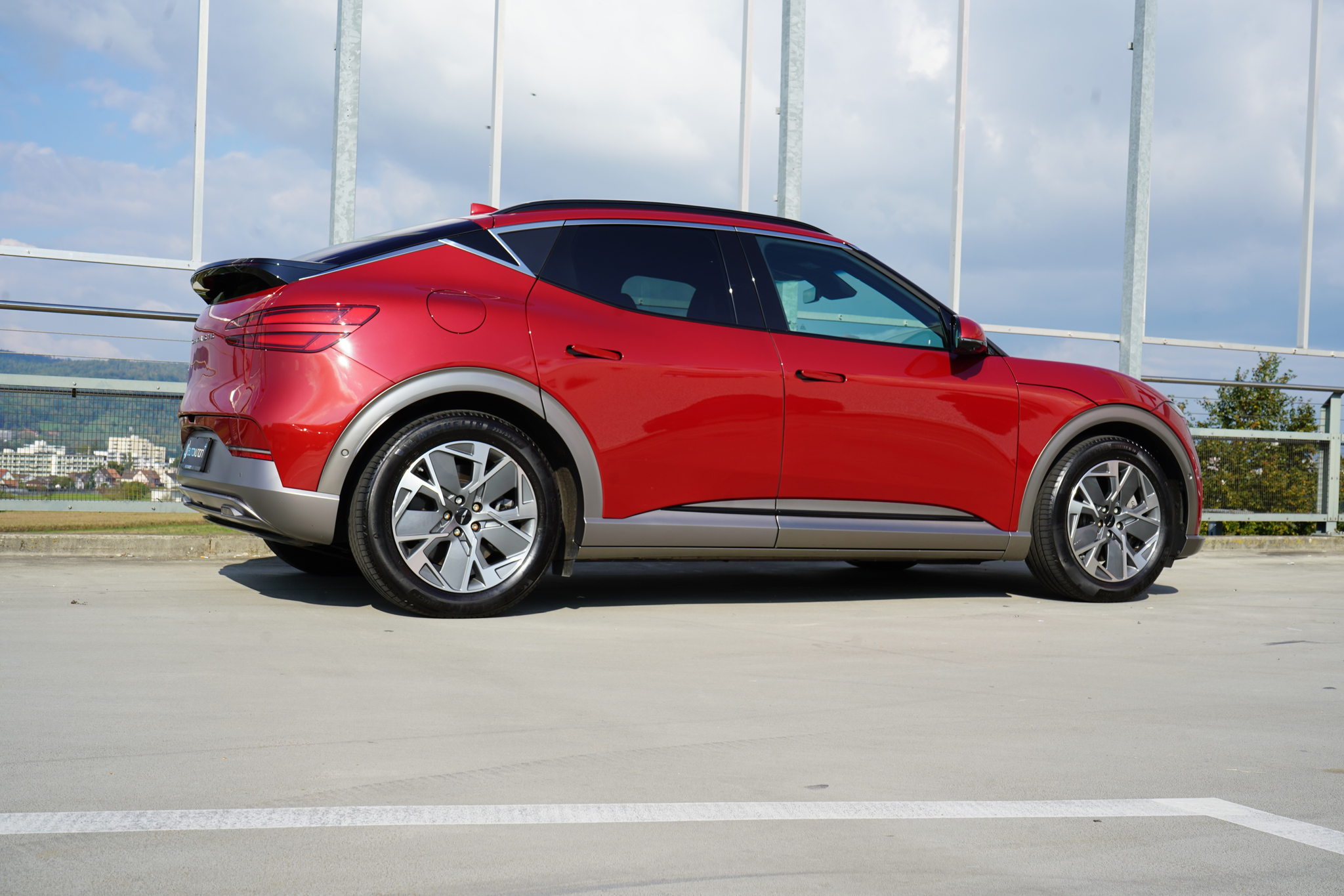 listing desktop thumbnail image 10