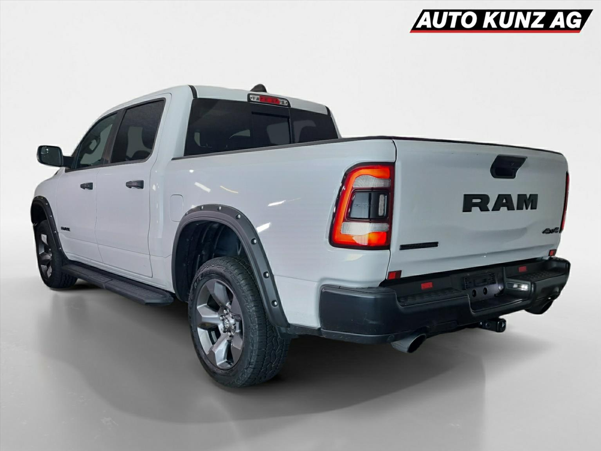 listing desktop thumbnail image 1