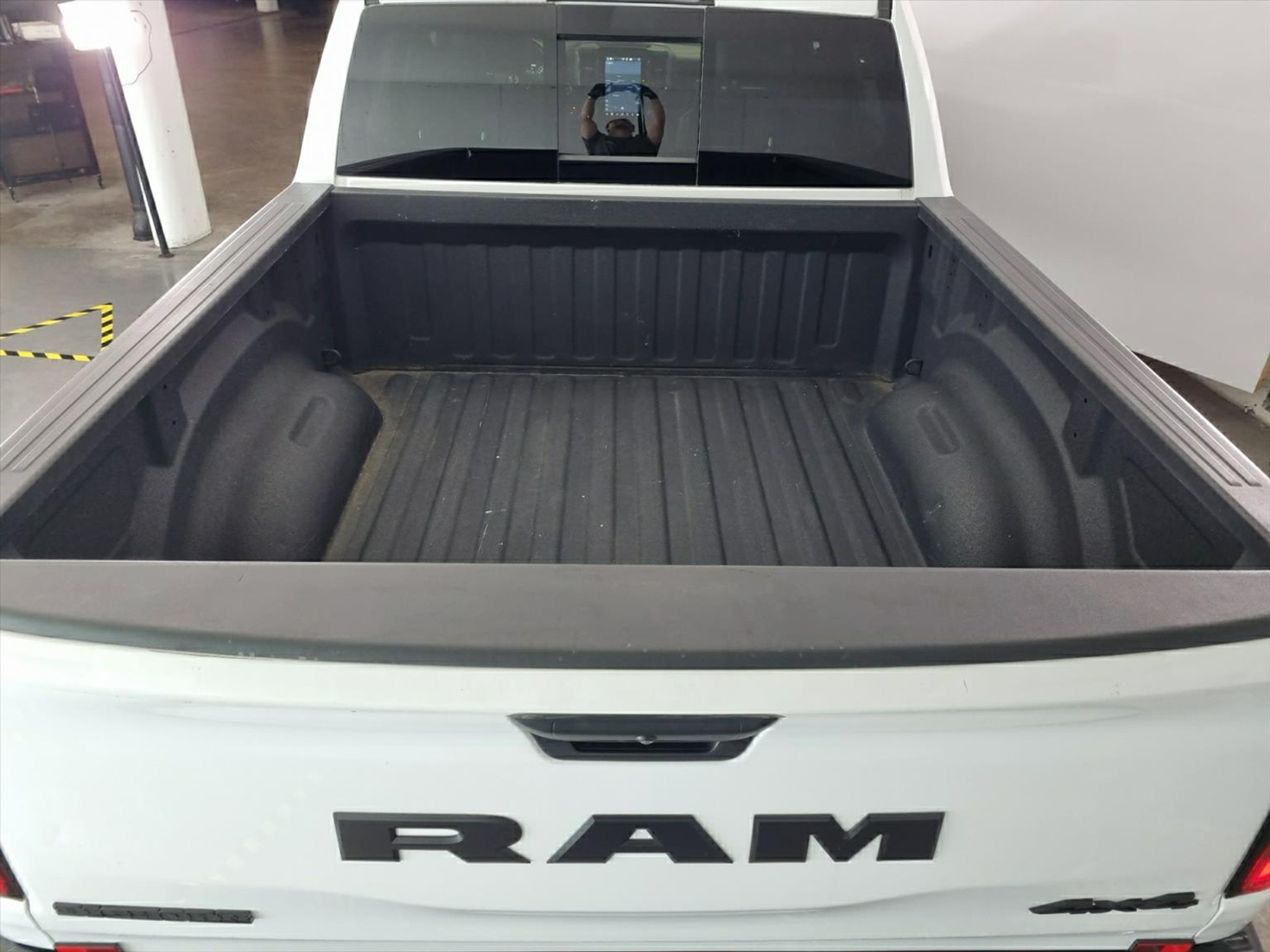 listing desktop thumbnail image 13