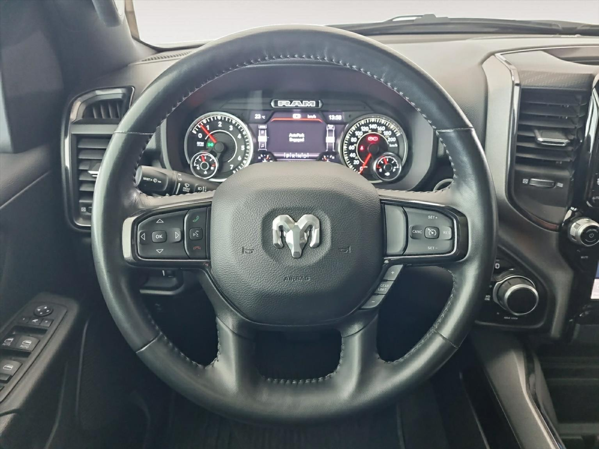 listing desktop thumbnail image 6