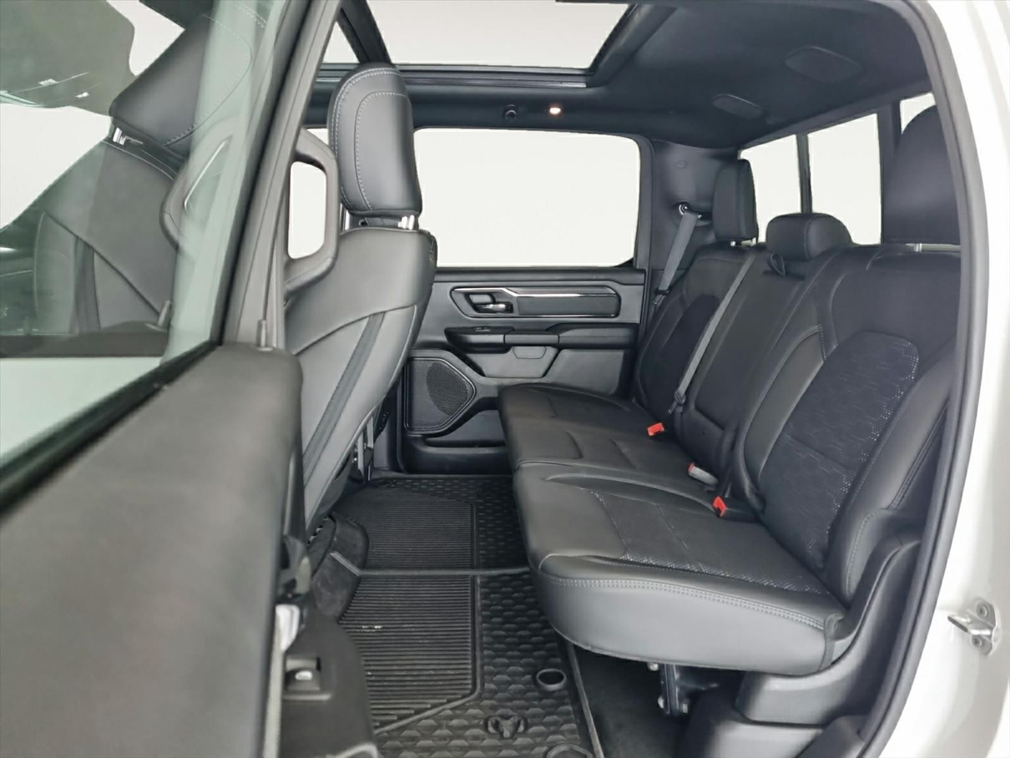 listing desktop thumbnail image 14