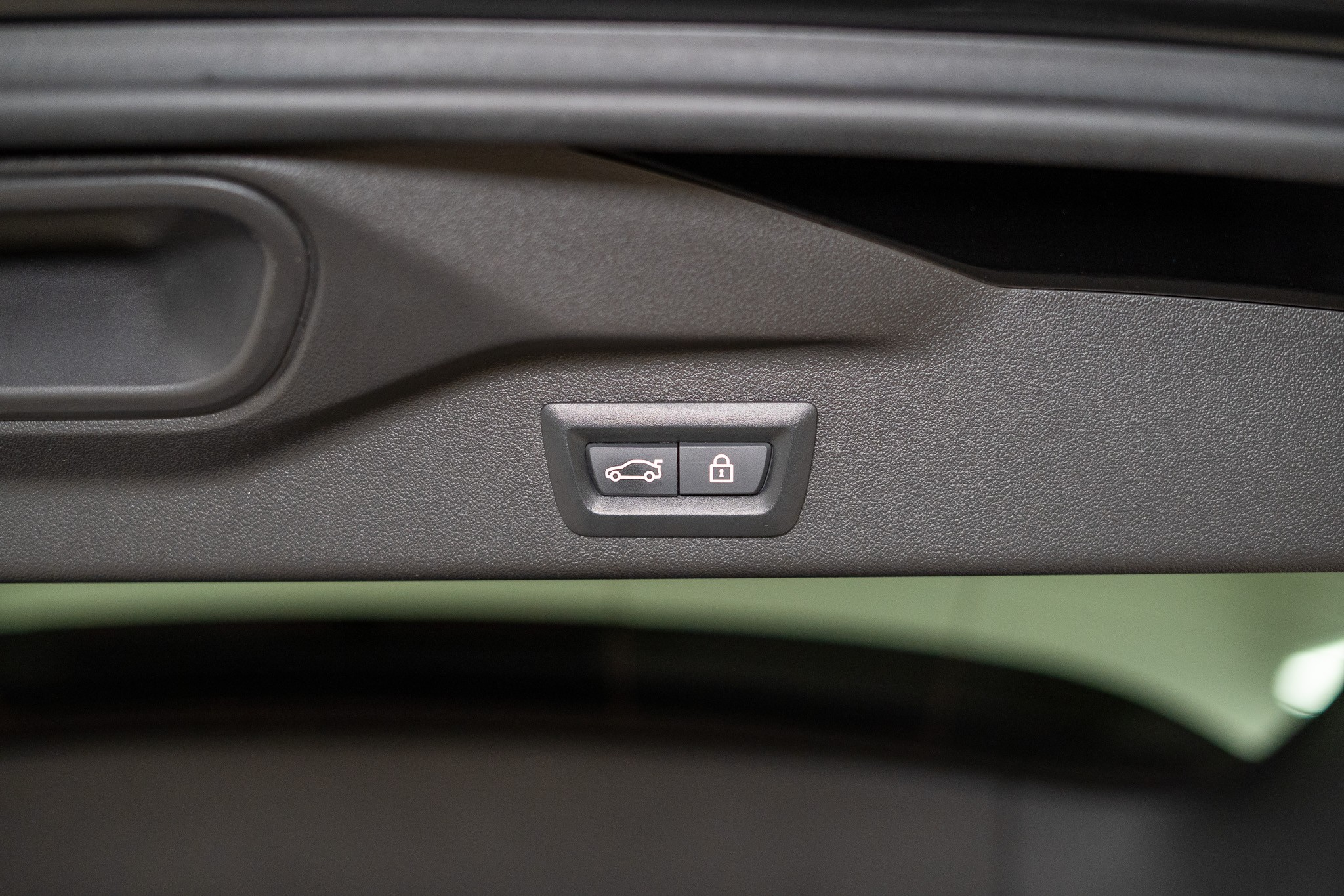 listing desktop thumbnail image 29