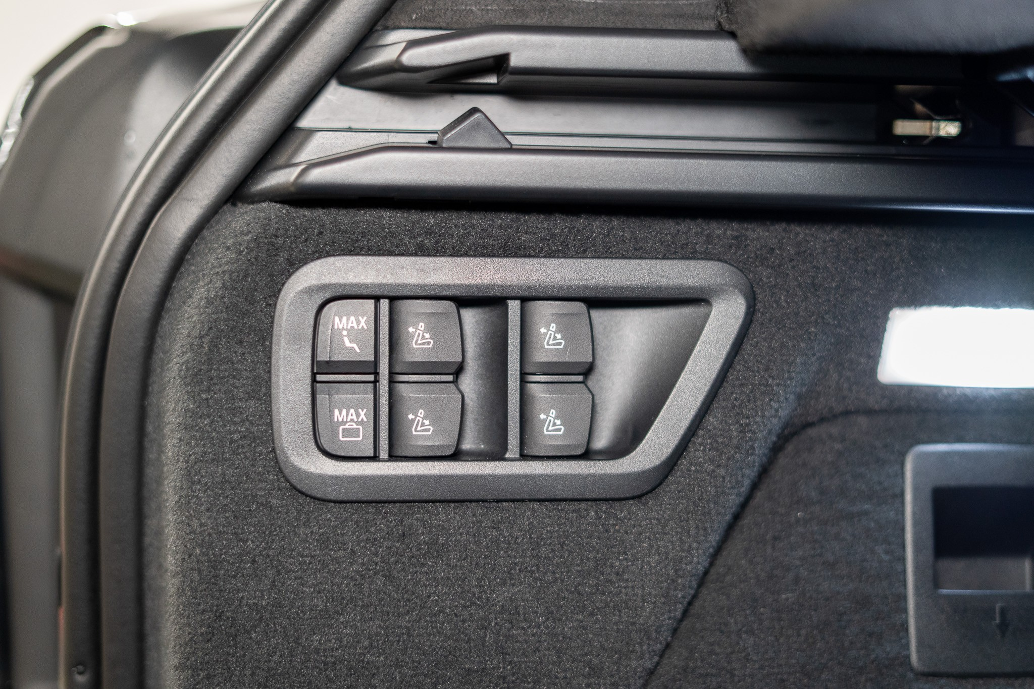 listing desktop thumbnail image 27