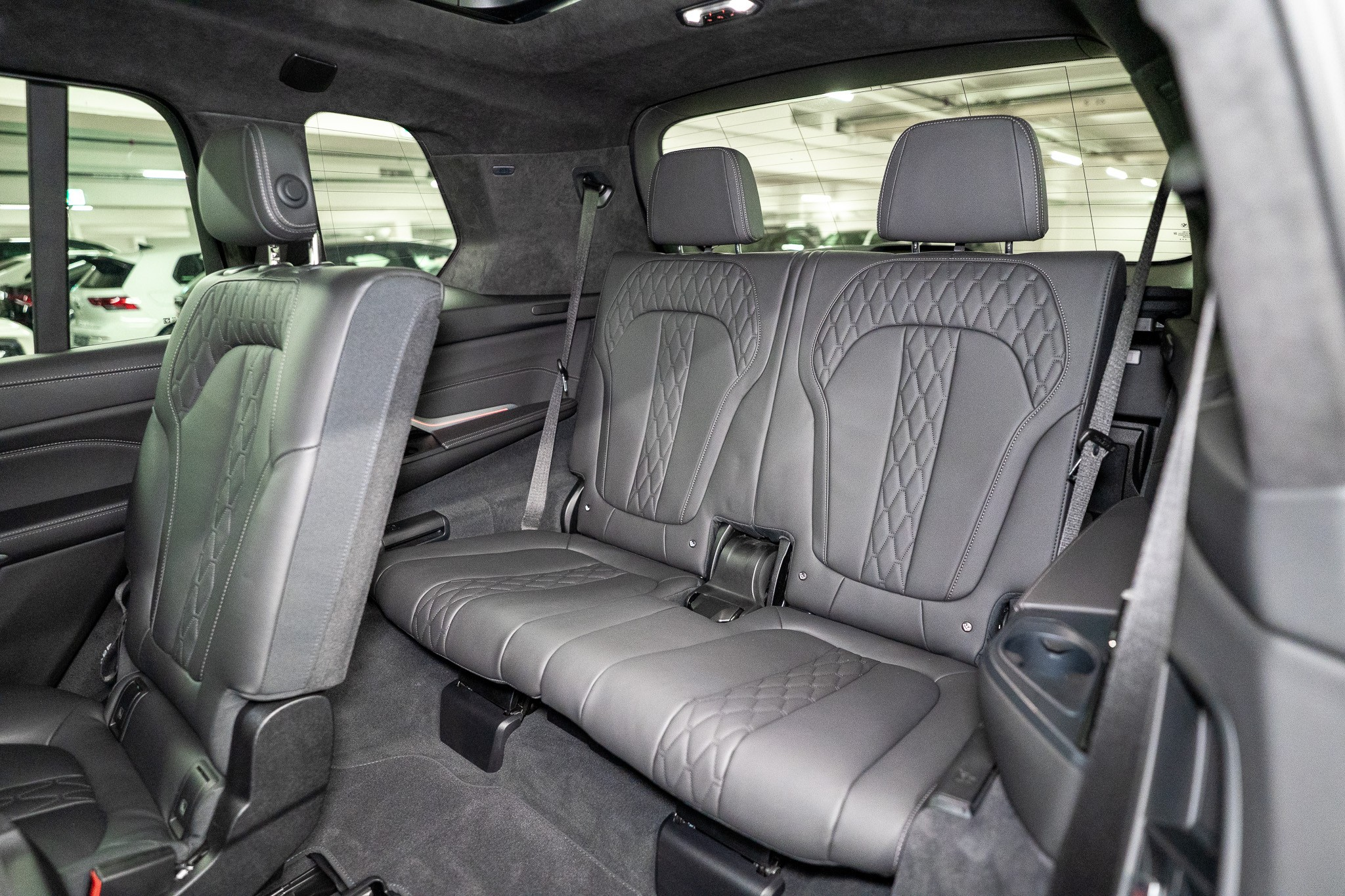 listing desktop thumbnail image 15