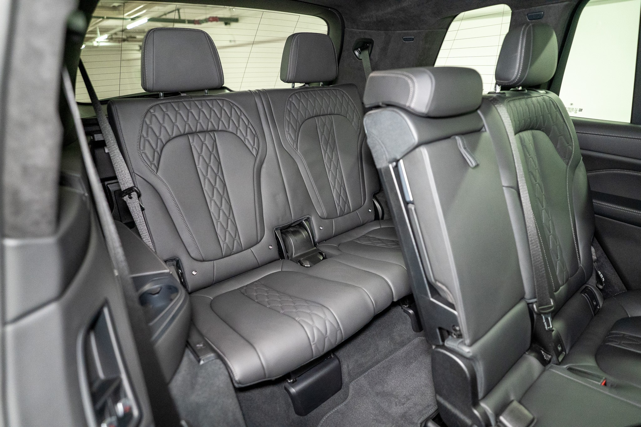 listing desktop thumbnail image 17