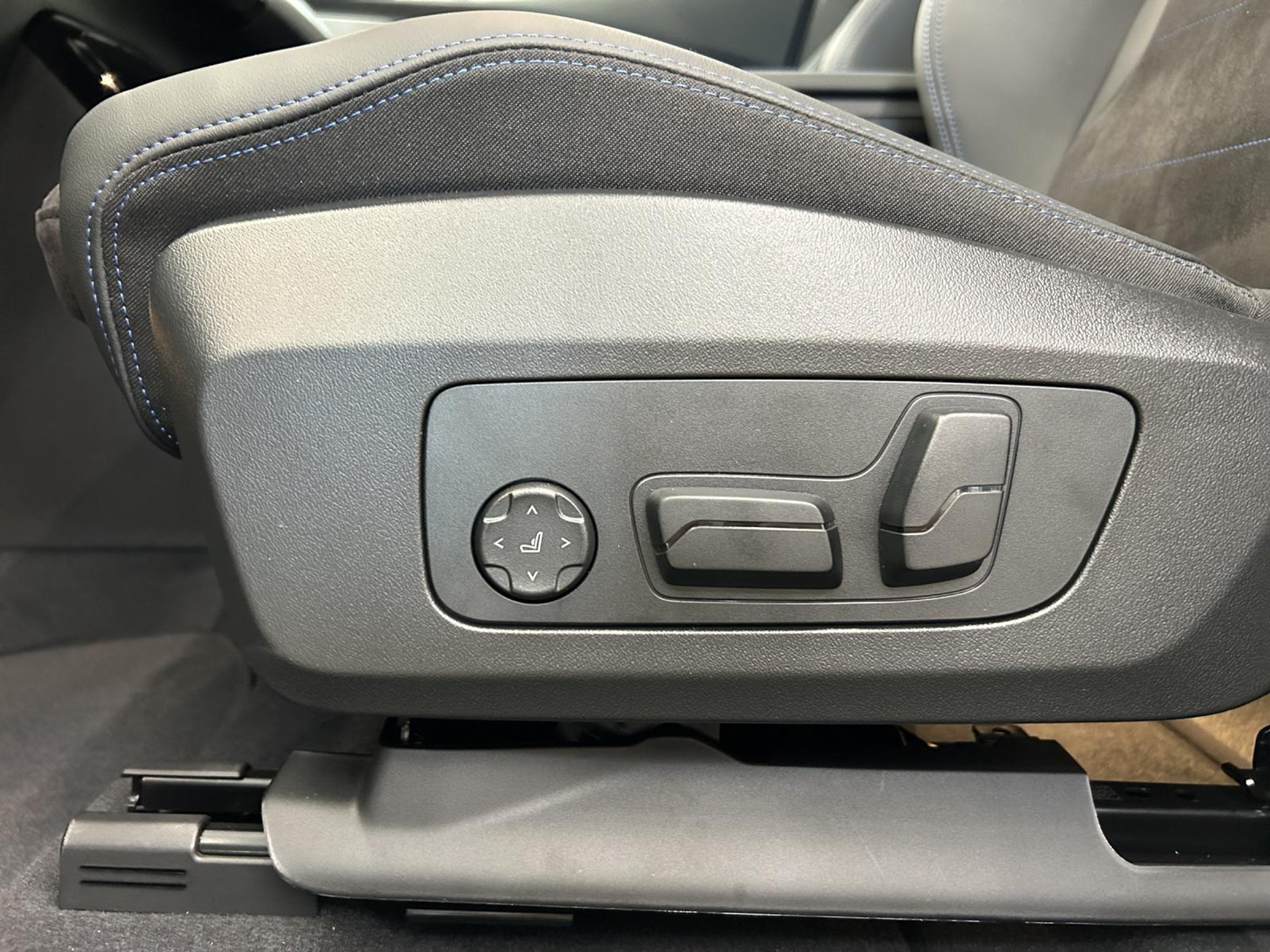 listing desktop thumbnail image 19