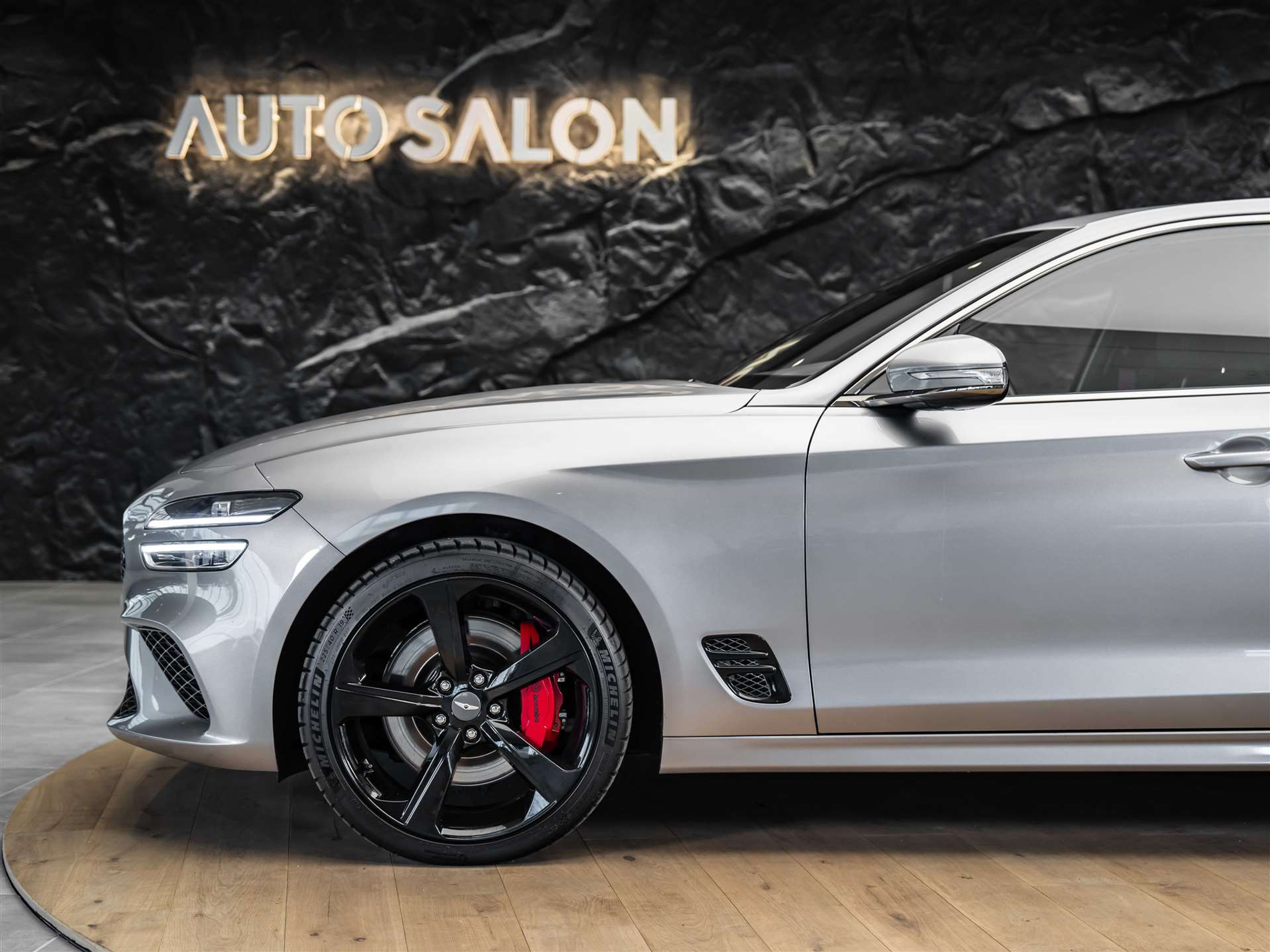 listing desktop thumbnail image 16