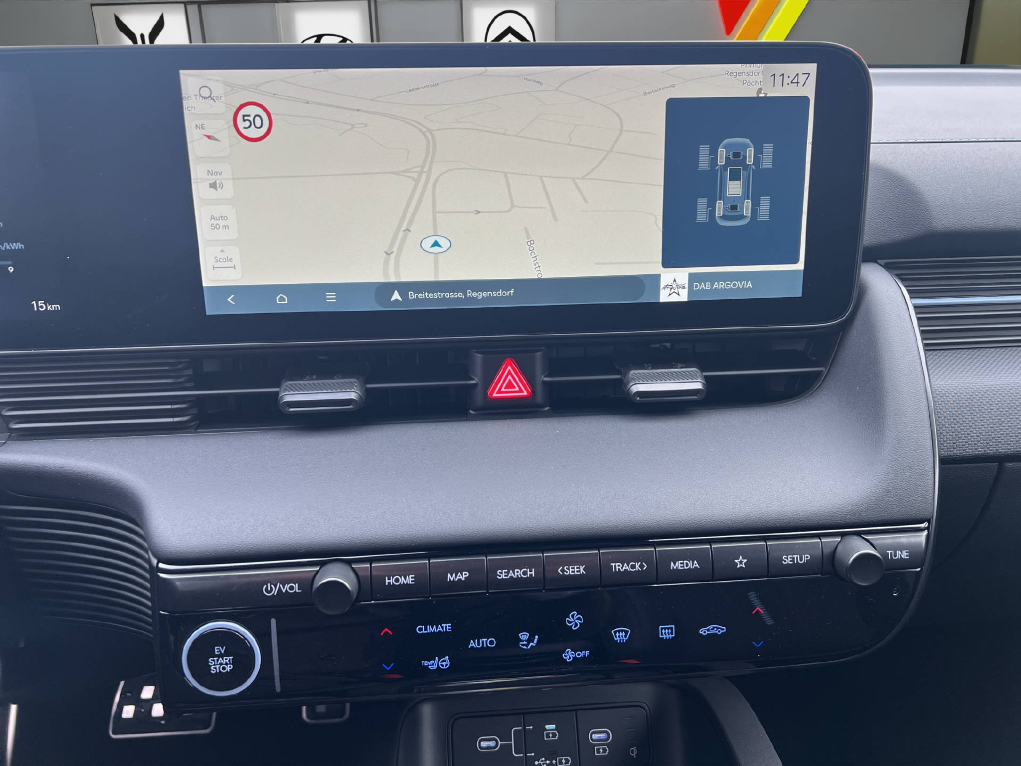 listing desktop thumbnail image 11