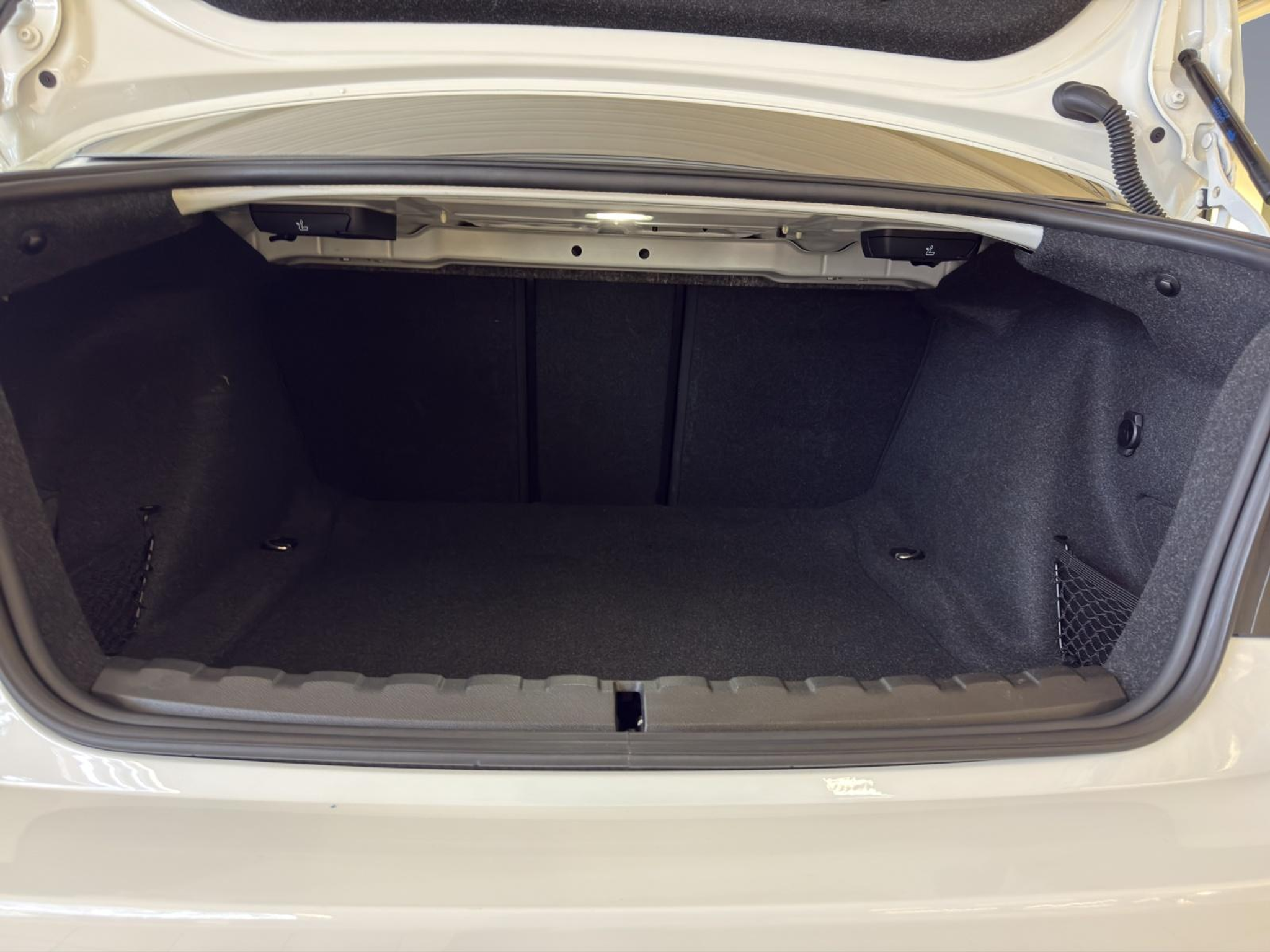 listing desktop thumbnail image 17