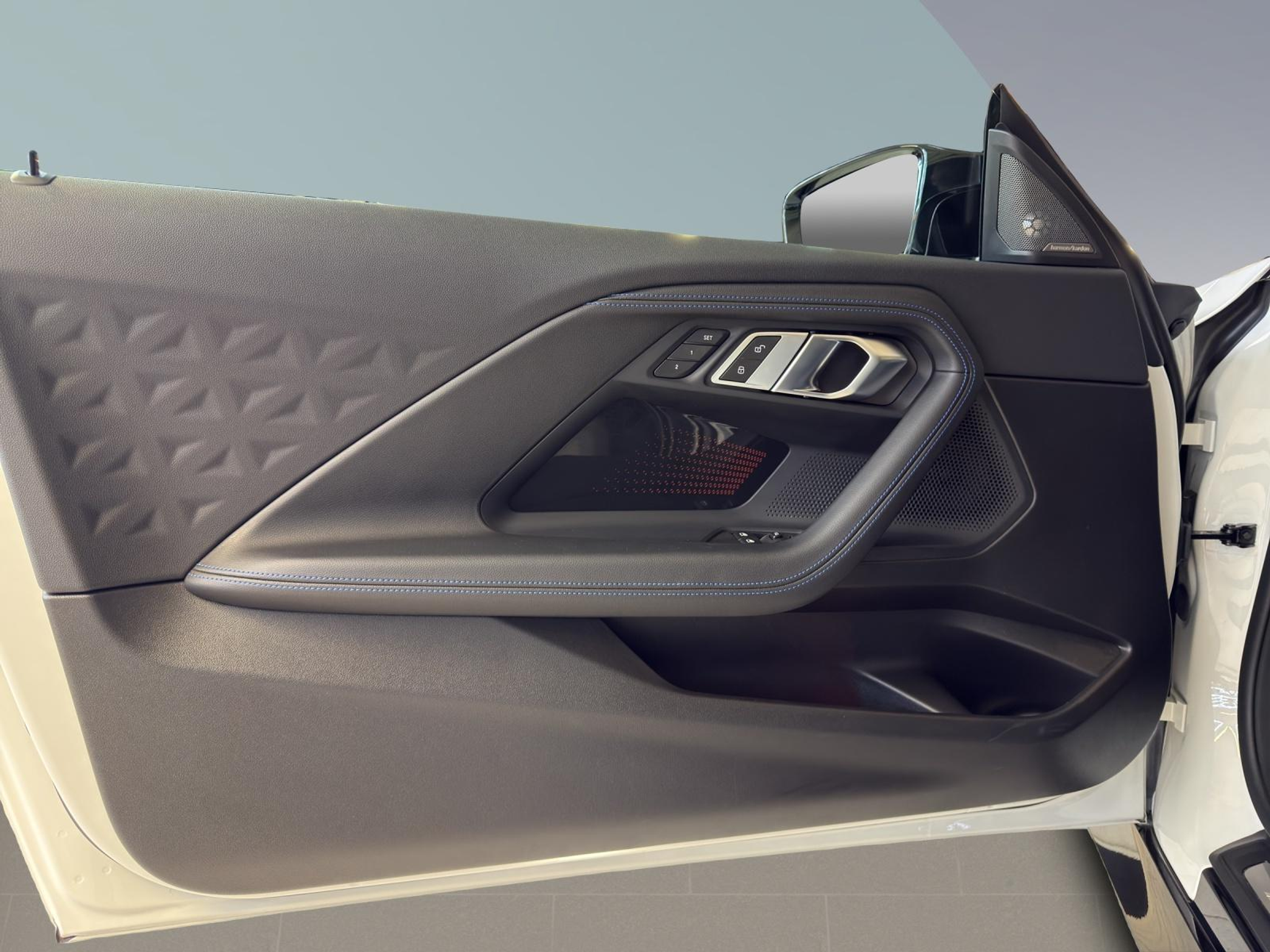 listing desktop thumbnail image 15