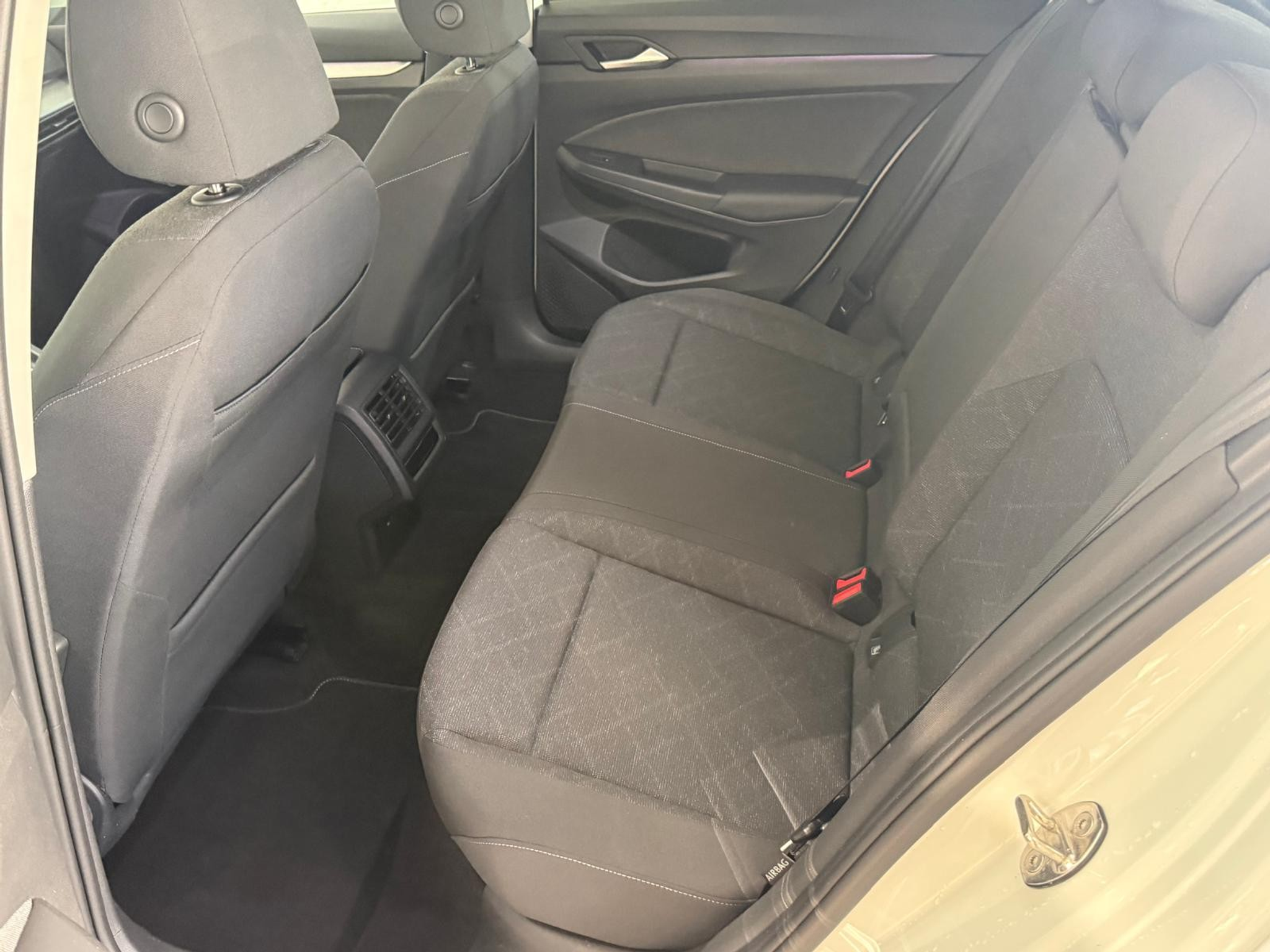 listing desktop thumbnail image 8